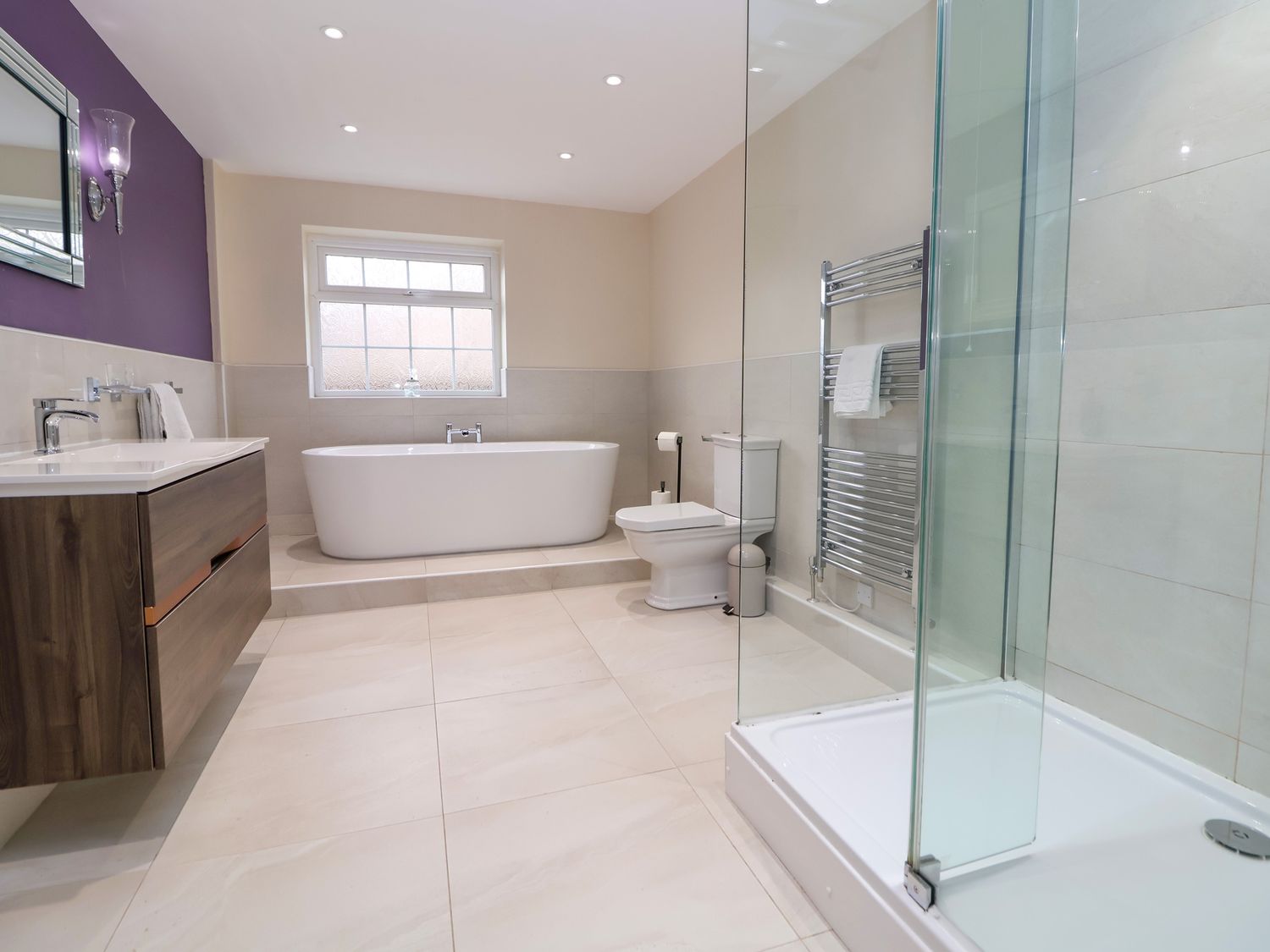 Orme Villa in Llandudno, Conwy. Stunning views over Llandudno Bay, and prime position on Great Orme.