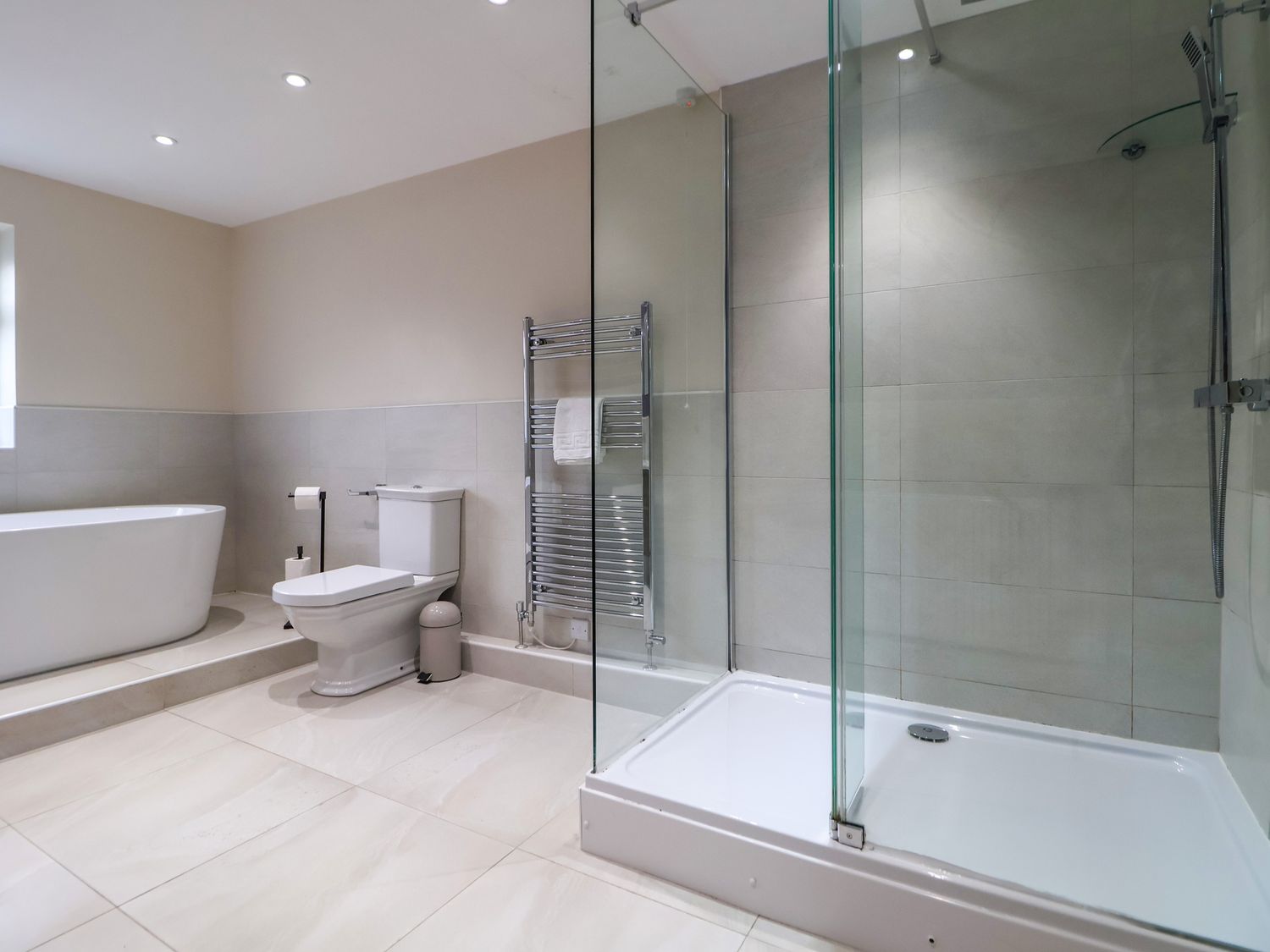 Orme Villa in Llandudno, Conwy. Stunning views over Llandudno Bay, and prime position on Great Orme.
