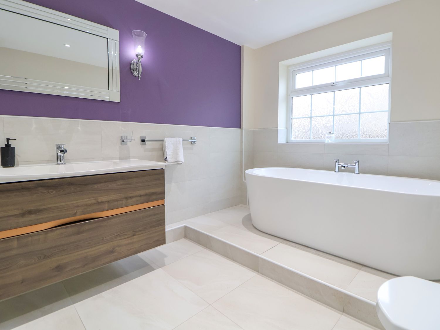 Orme Villa in Llandudno, Conwy. Stunning views over Llandudno Bay, and prime position on Great Orme.
