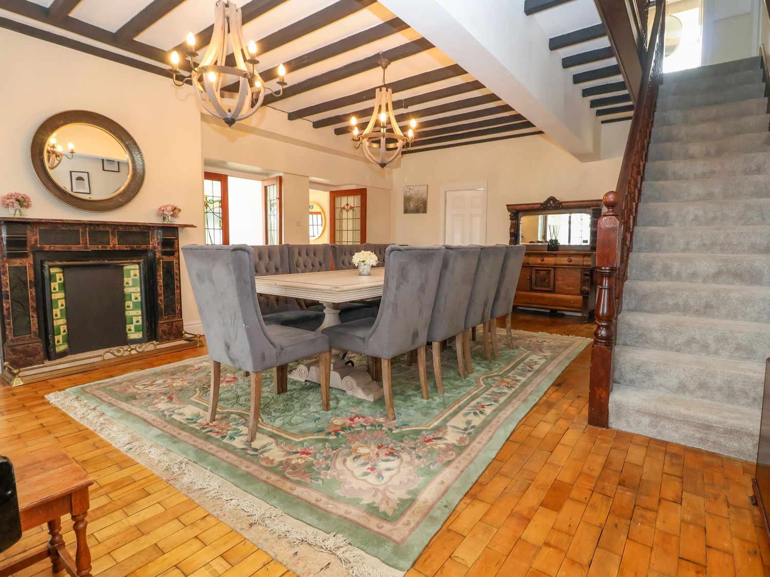 Orme Villa in Llandudno, Conwy. Stunning views over Llandudno Bay, and prime position on Great Orme.