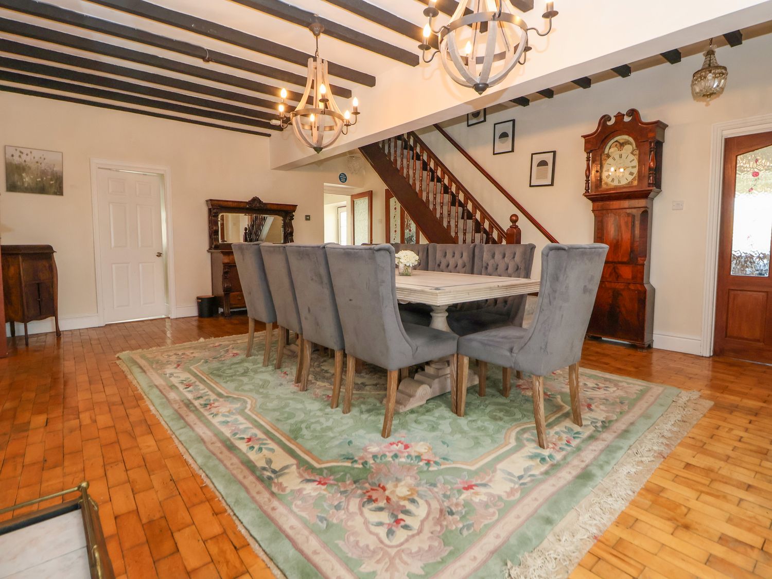 Orme Villa in Llandudno, Conwy. Stunning views over Llandudno Bay, and prime position on Great Orme.