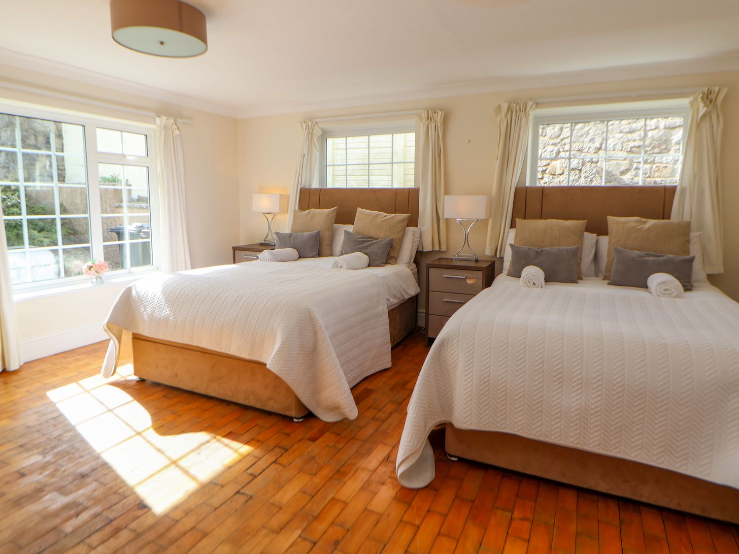 Orme Villa in Llandudno, Conwy. Stunning views over Llandudno Bay, and prime position on Great Orme.