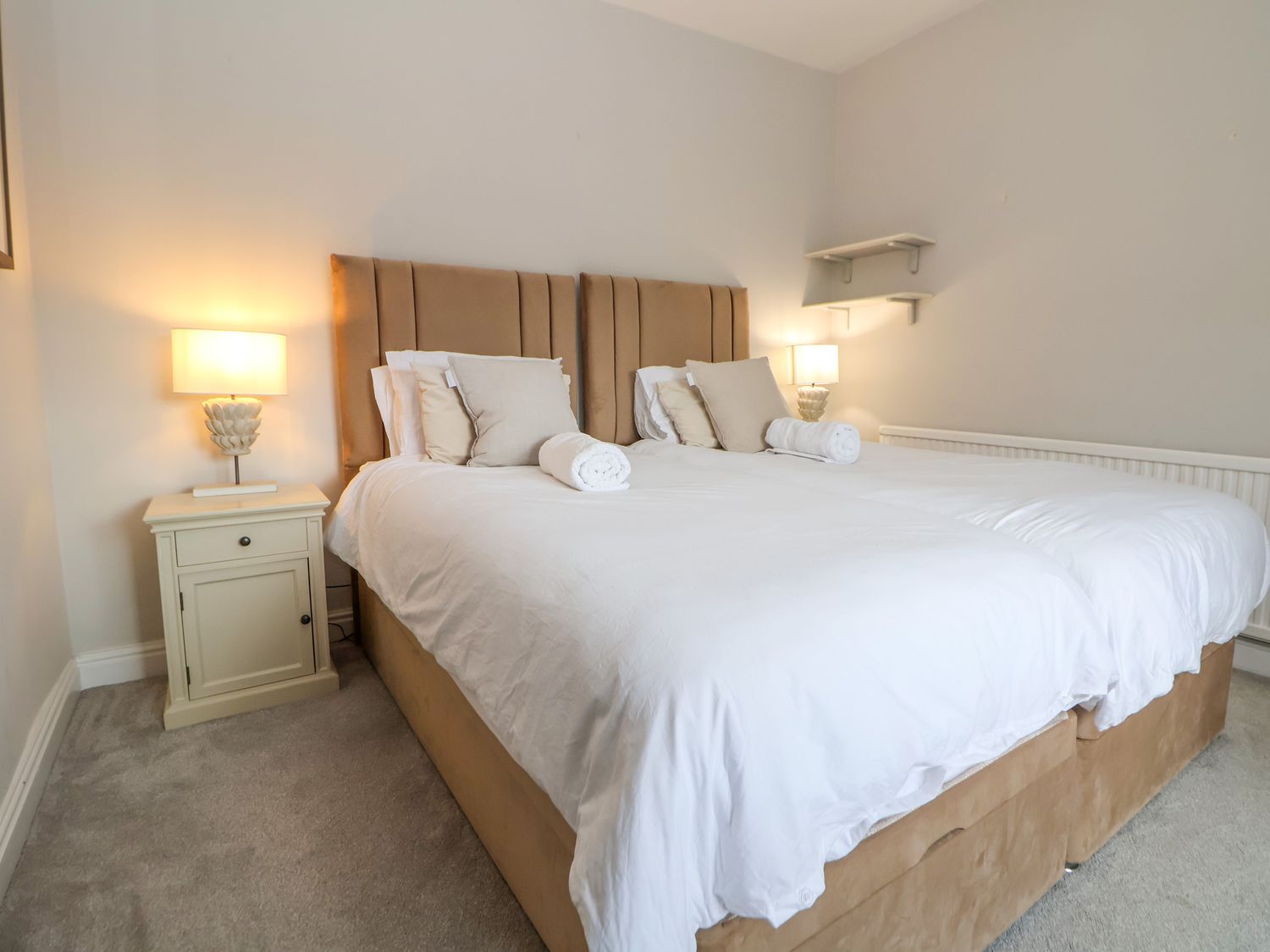 Orme Villa in Llandudno, Conwy. Stunning views over Llandudno Bay, and prime position on Great Orme.