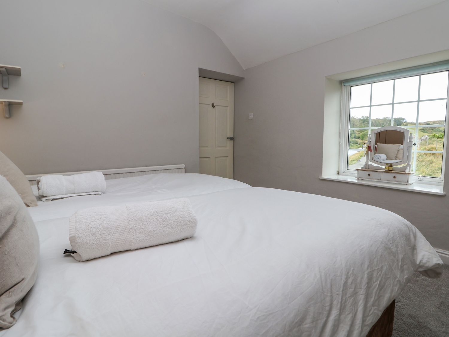 Orme Villa in Llandudno, Conwy. Stunning views over Llandudno Bay, and prime position on Great Orme.