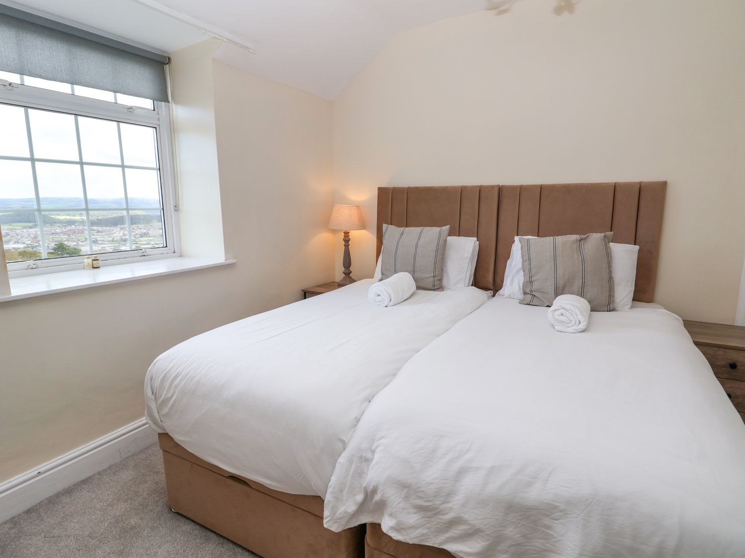 Orme Villa in Llandudno, Conwy. Stunning views over Llandudno Bay, and prime position on Great Orme.