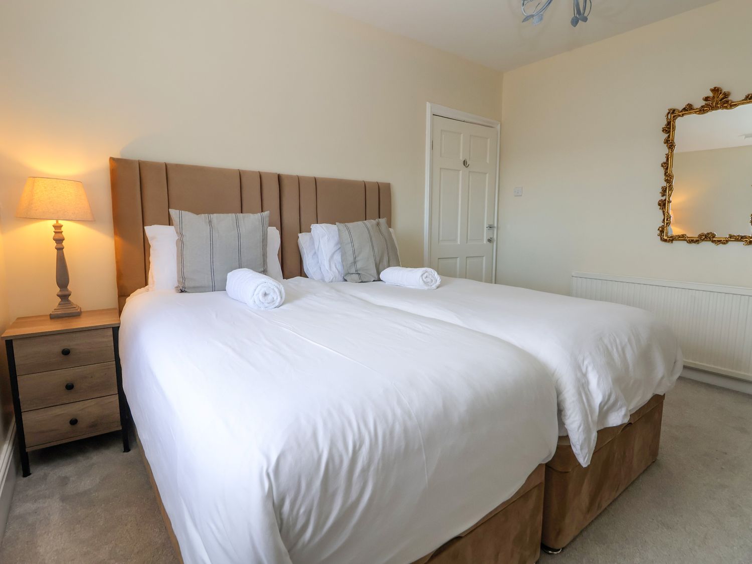 Orme Villa in Llandudno, Conwy. Stunning views over Llandudno Bay, and prime position on Great Orme.