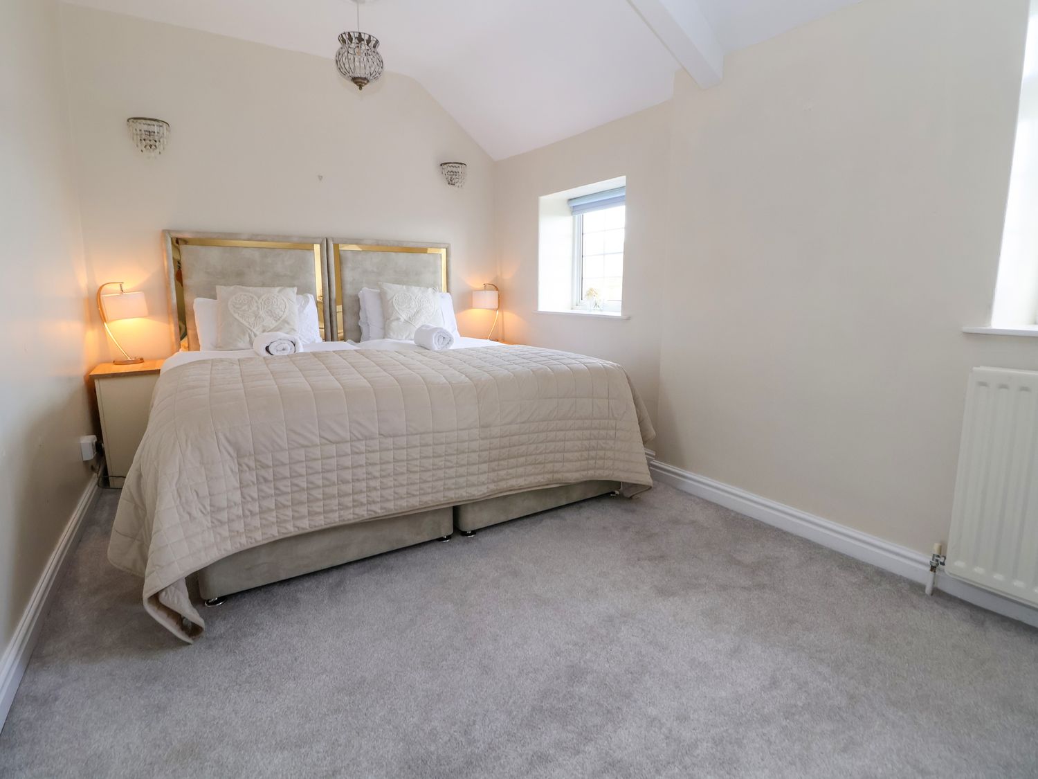 Orme Villa in Llandudno, Conwy. Stunning views over Llandudno Bay, and prime position on Great Orme.