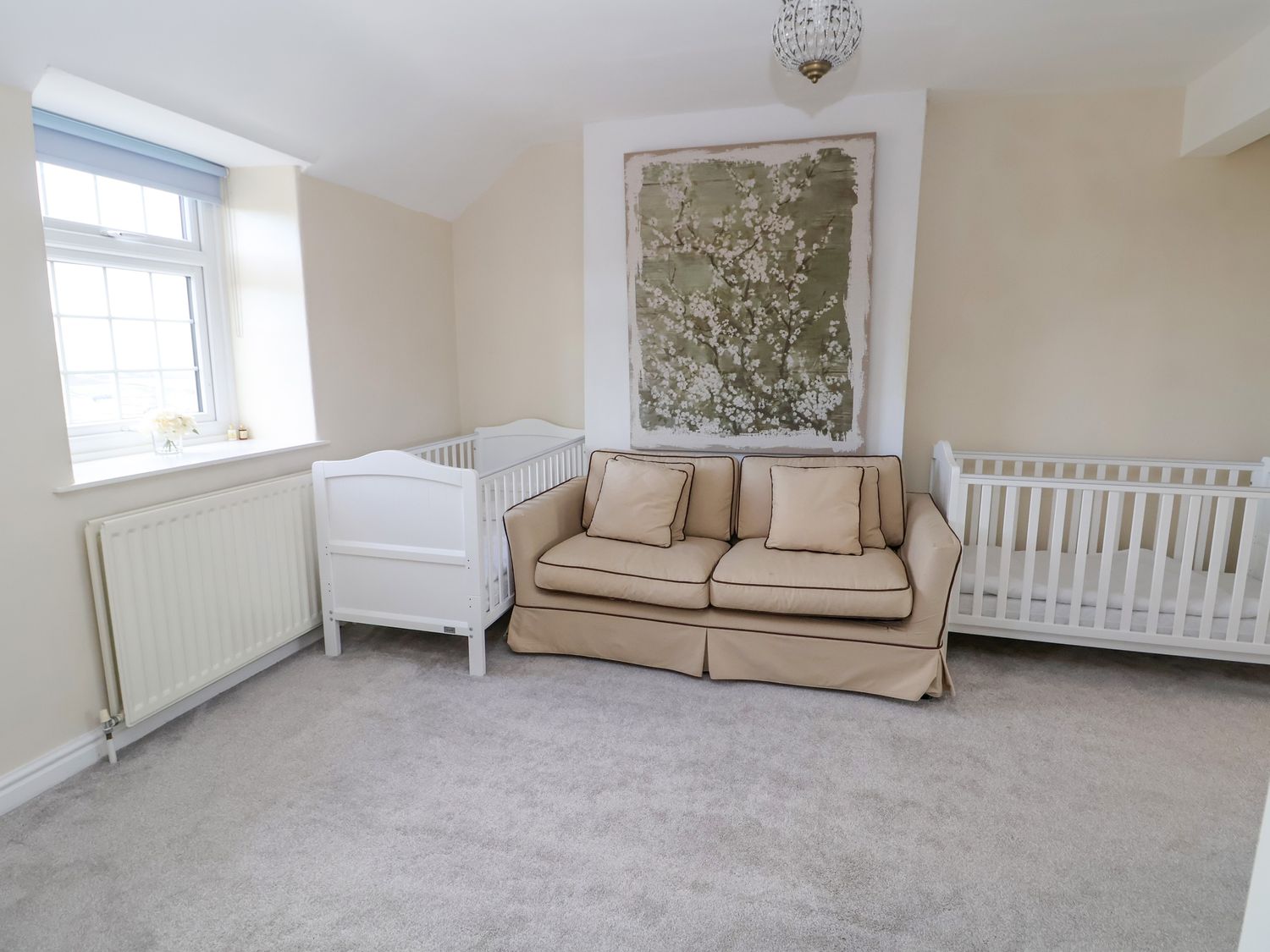 Orme Villa in Llandudno, Conwy. Stunning views over Llandudno Bay, and prime position on Great Orme.