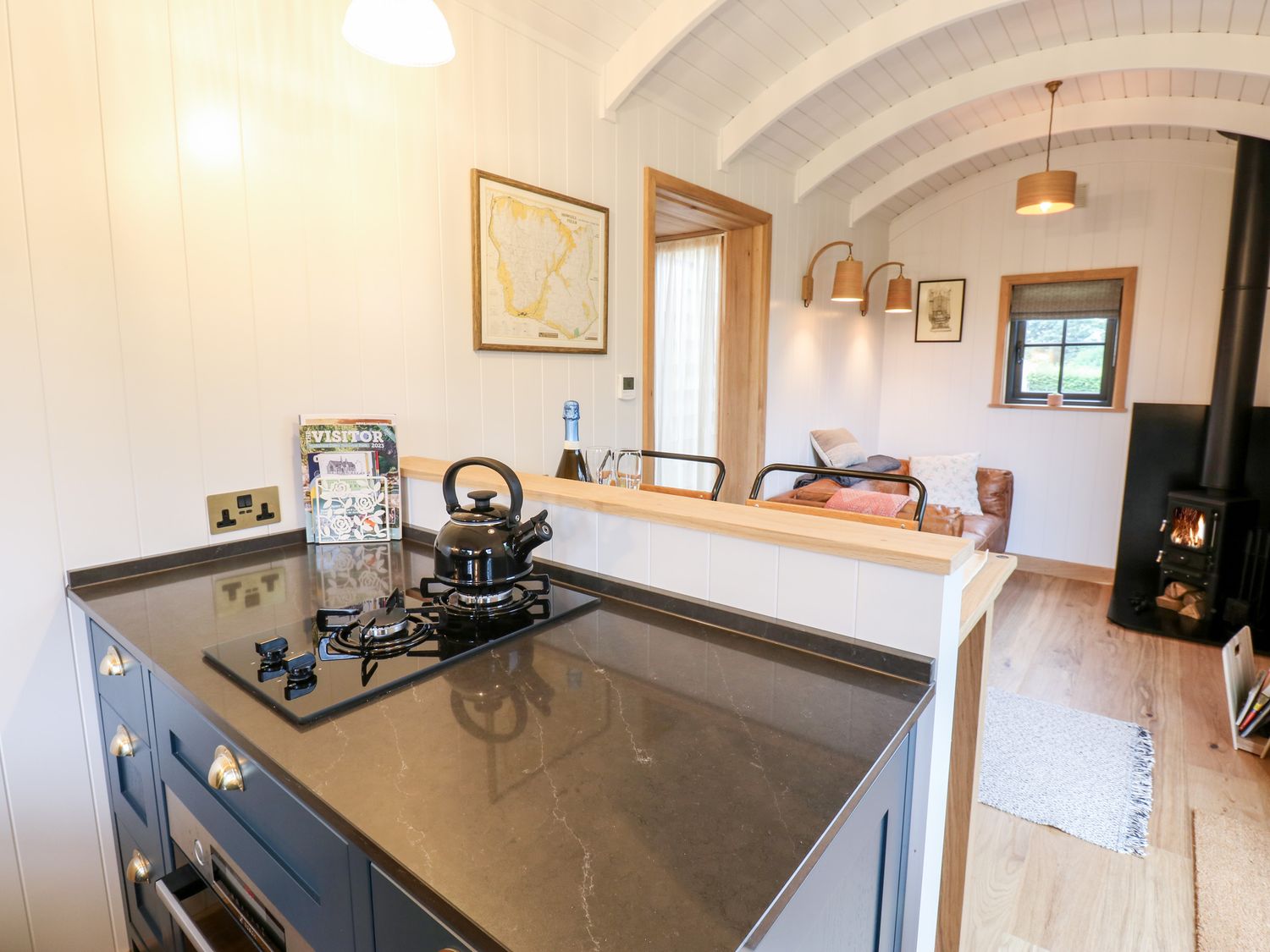 Hooksey Hut, is in Newbiggin-on-Lune, near Kirkby Stephen, Cumbria. Romantic. Open-plan. Woodburner.