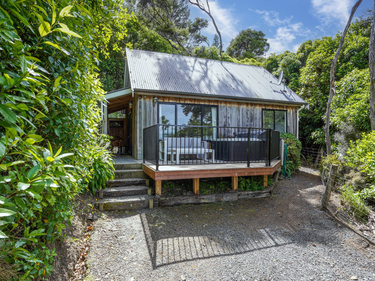 Bushside Cottage - Akaroa Holiday Home -  - 1125662 - photo 1