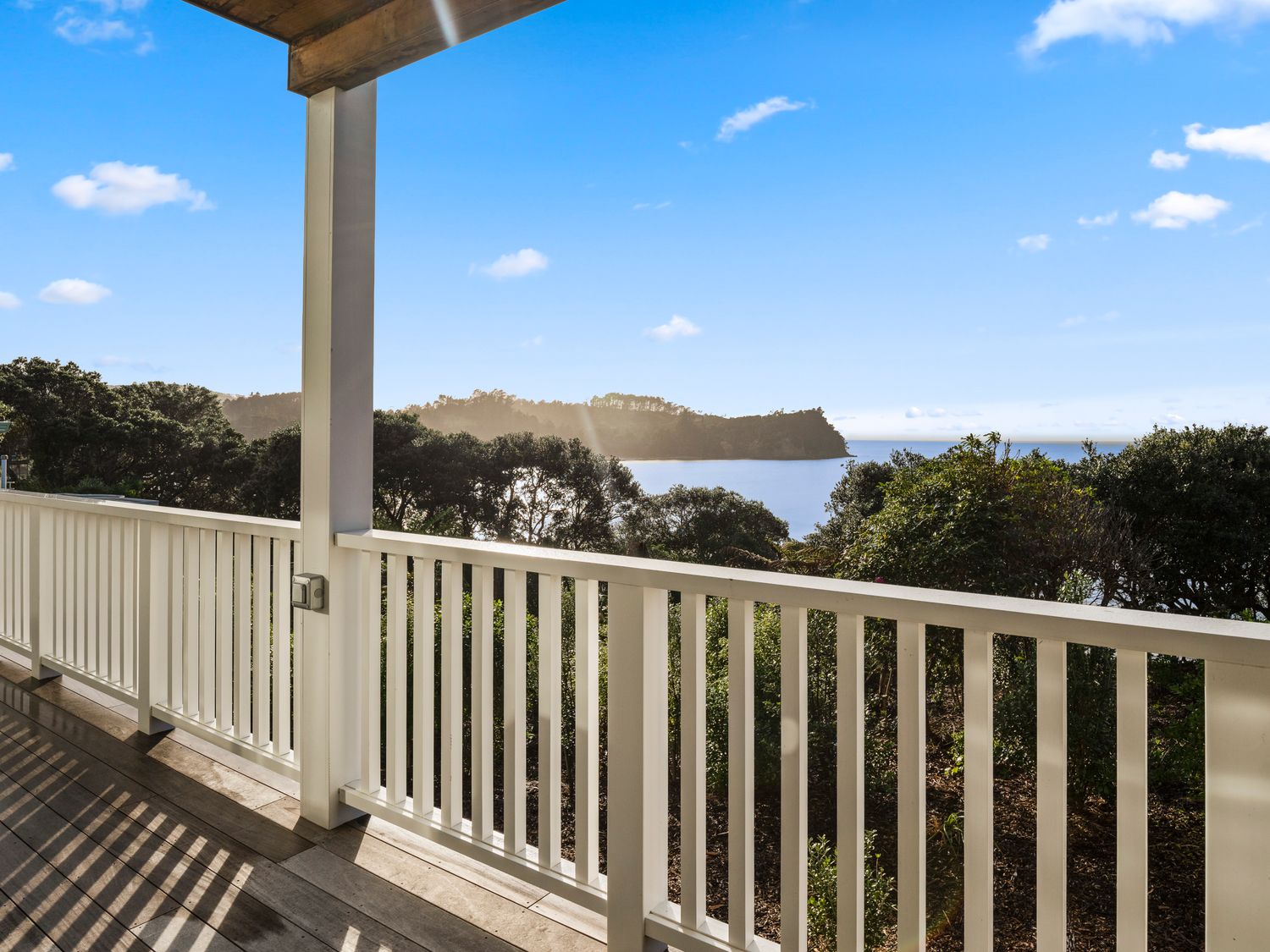 MaiMoana - Hatfields Beach Cliff-Top Retreat                     photo 2