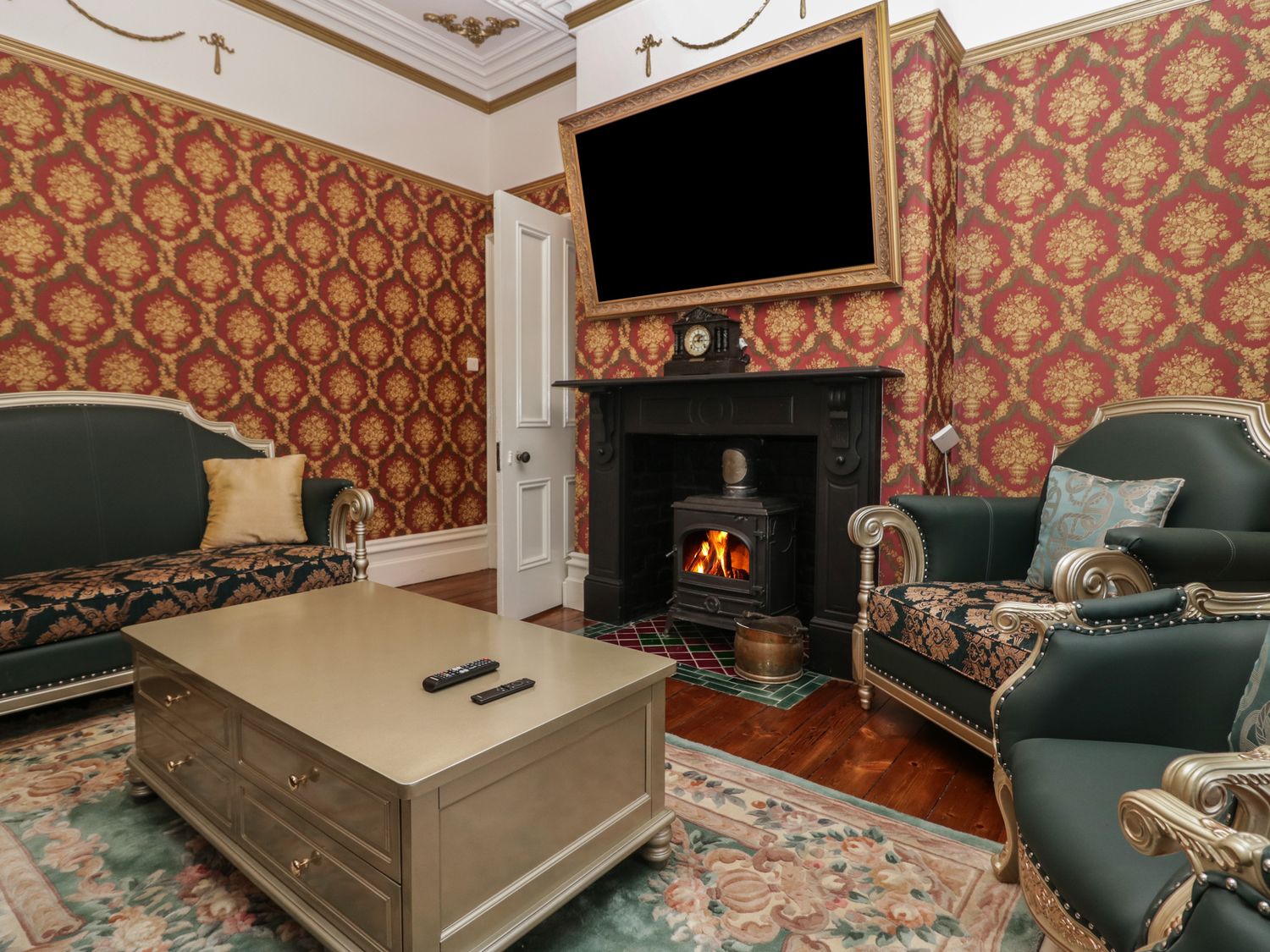 Beechgrove Manor in Workington, Cumbria. Hot tub. Woodburning stove. Near coast. Smart TV. En-suite.