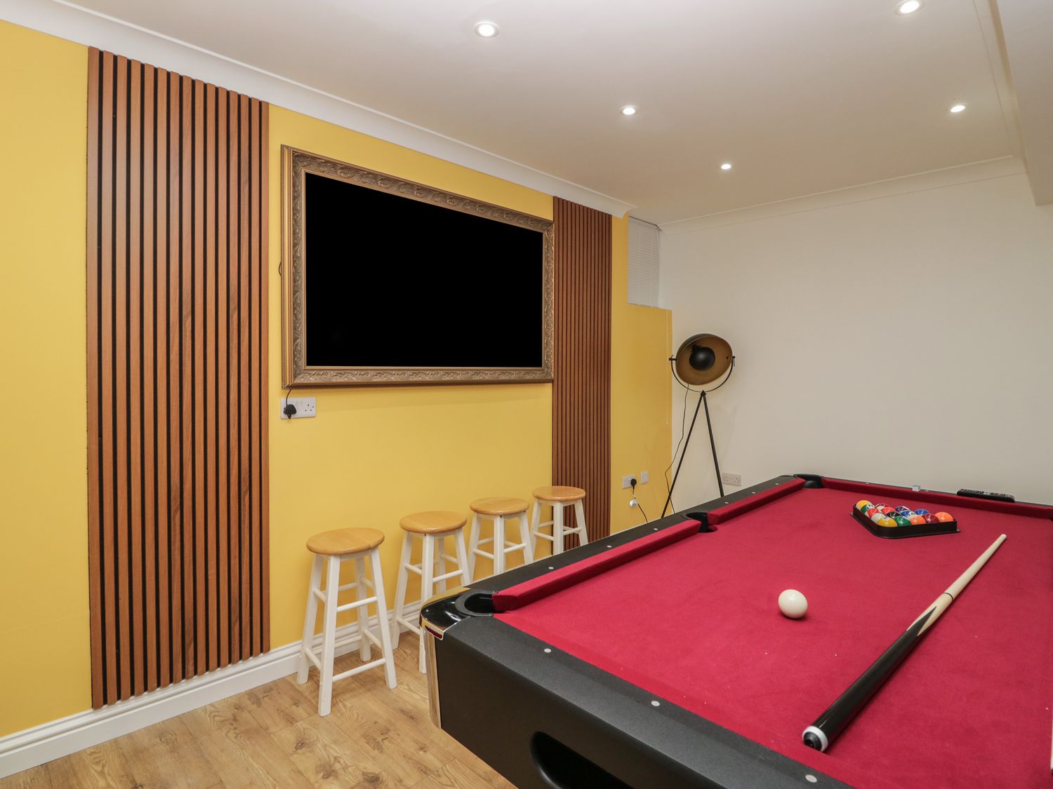 Beechgrove Manor in Workington, Cumbria. Hot tub. Woodburning stove. Near coast. Smart TV. En-suite.