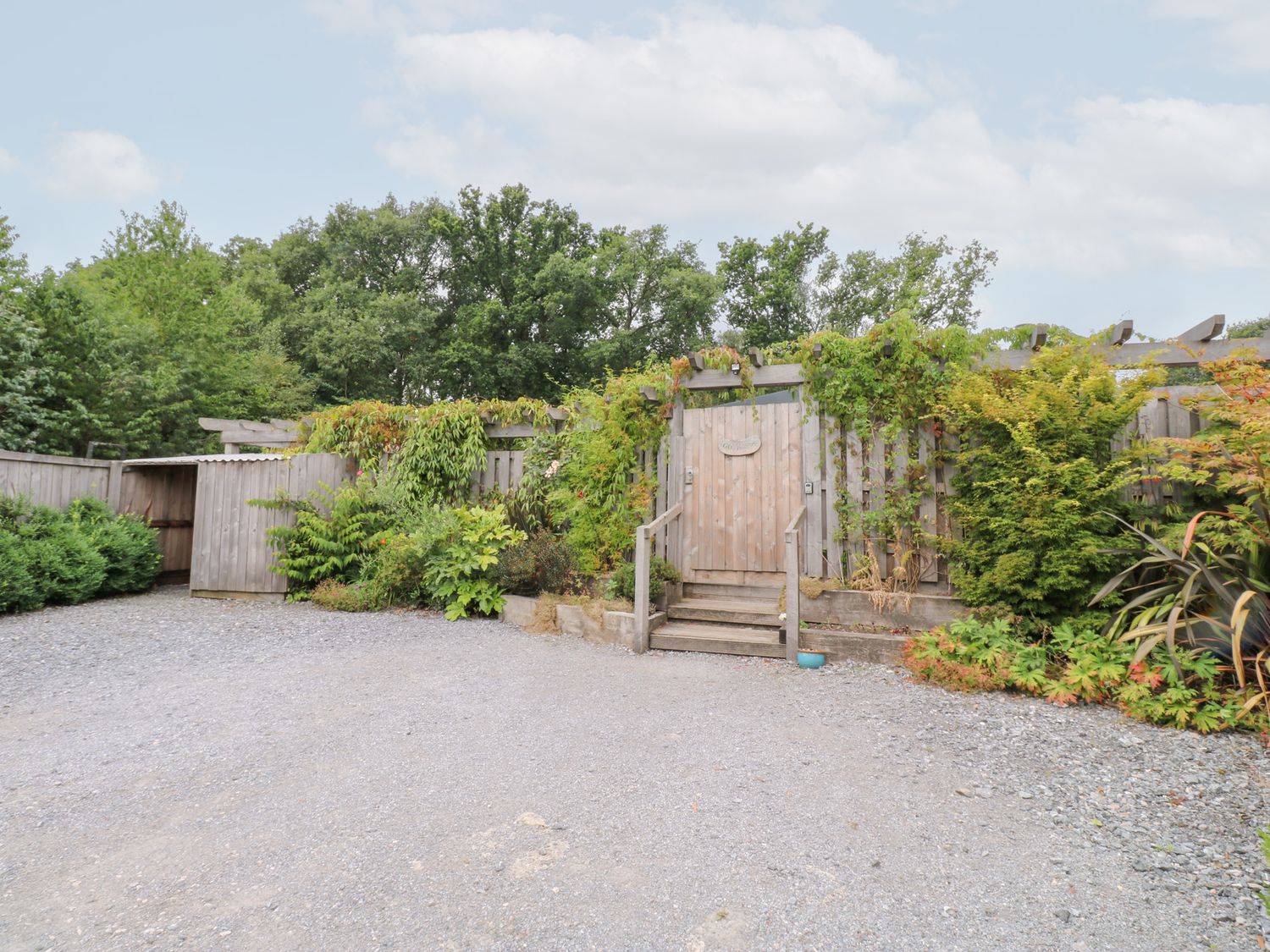 Gloccamaura, Bovey Tracey