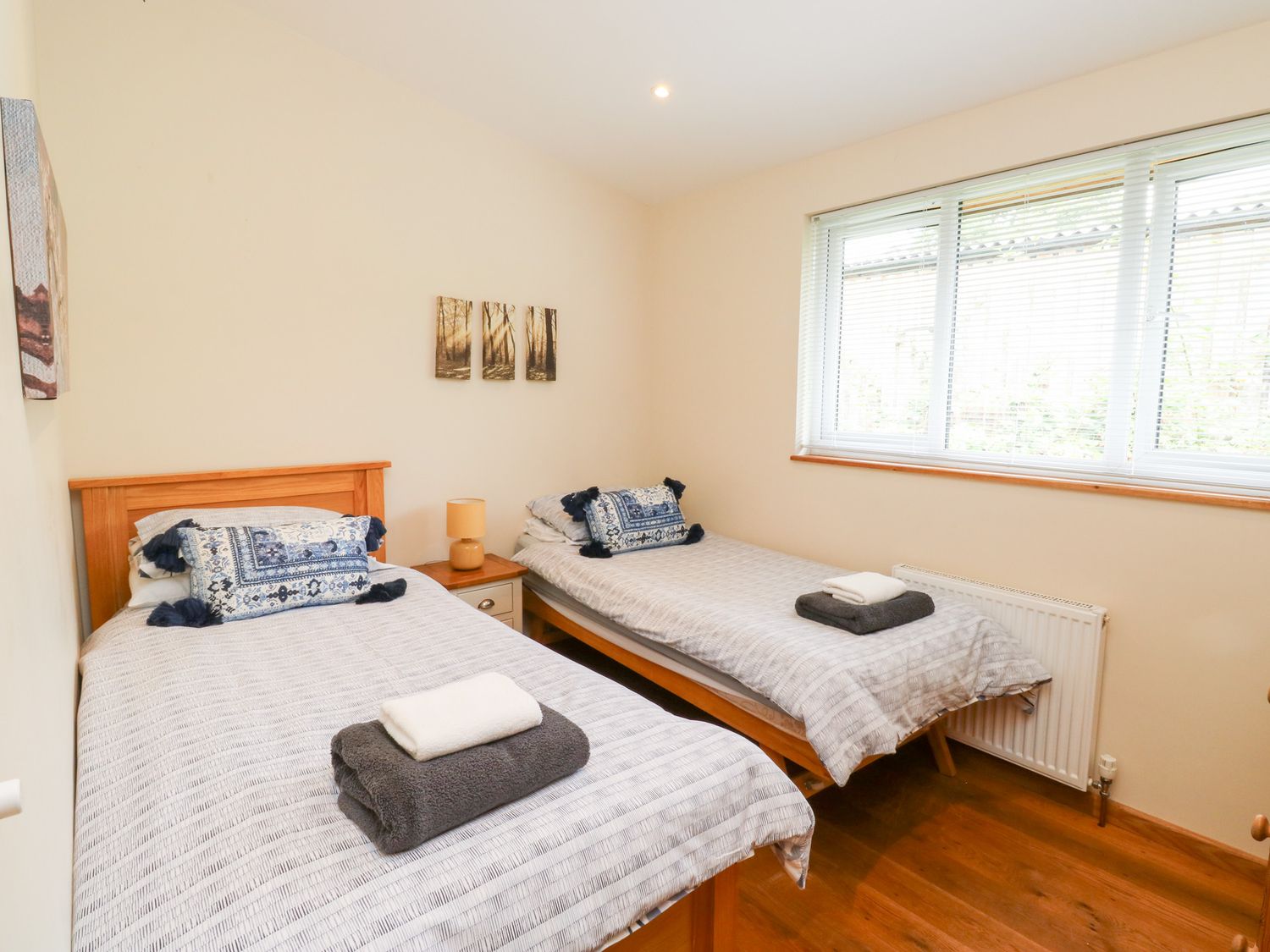 Gloccamaura, Bovey Tracey