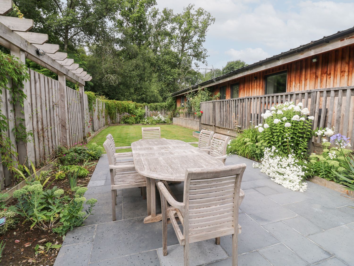 Gloccamaura, Bovey Tracey