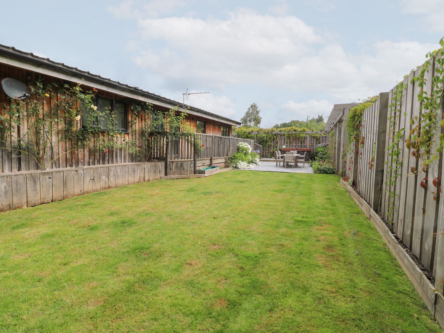 Gloccamaura, Bovey Tracey