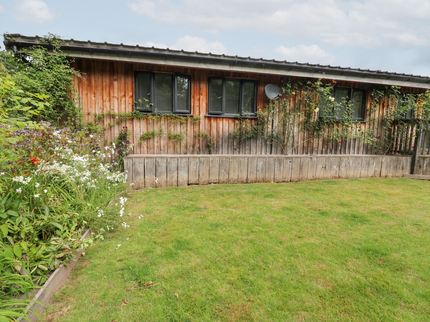 Gloccamaura, Bovey Tracey