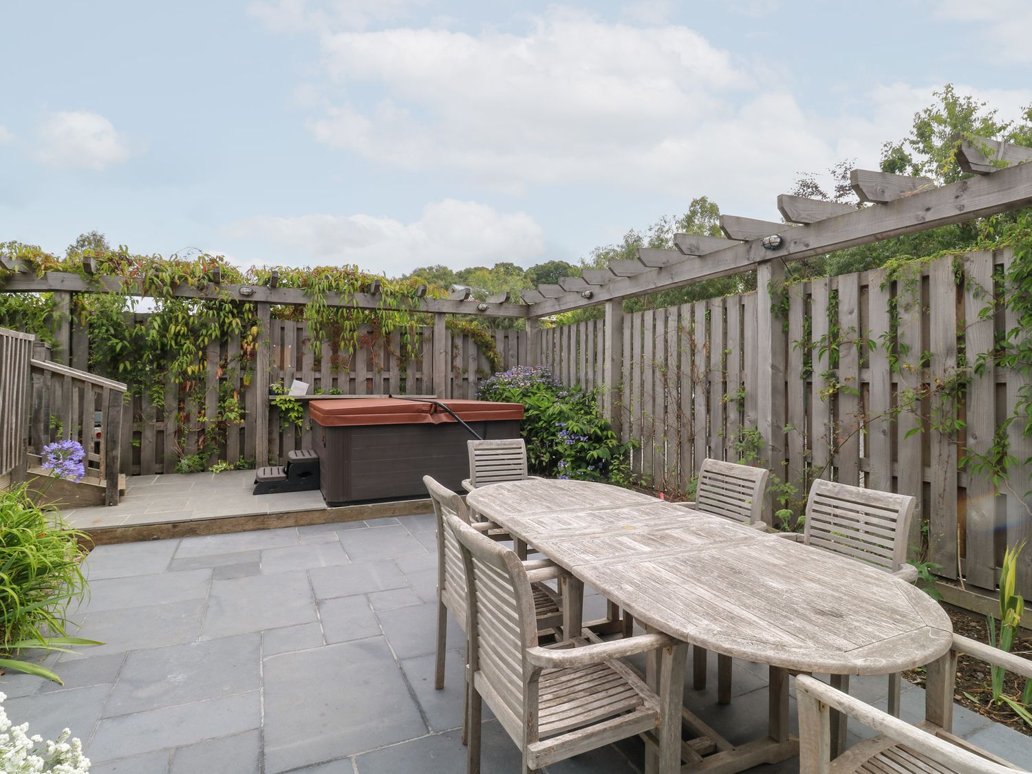 Gloccamaura, Bovey Tracey