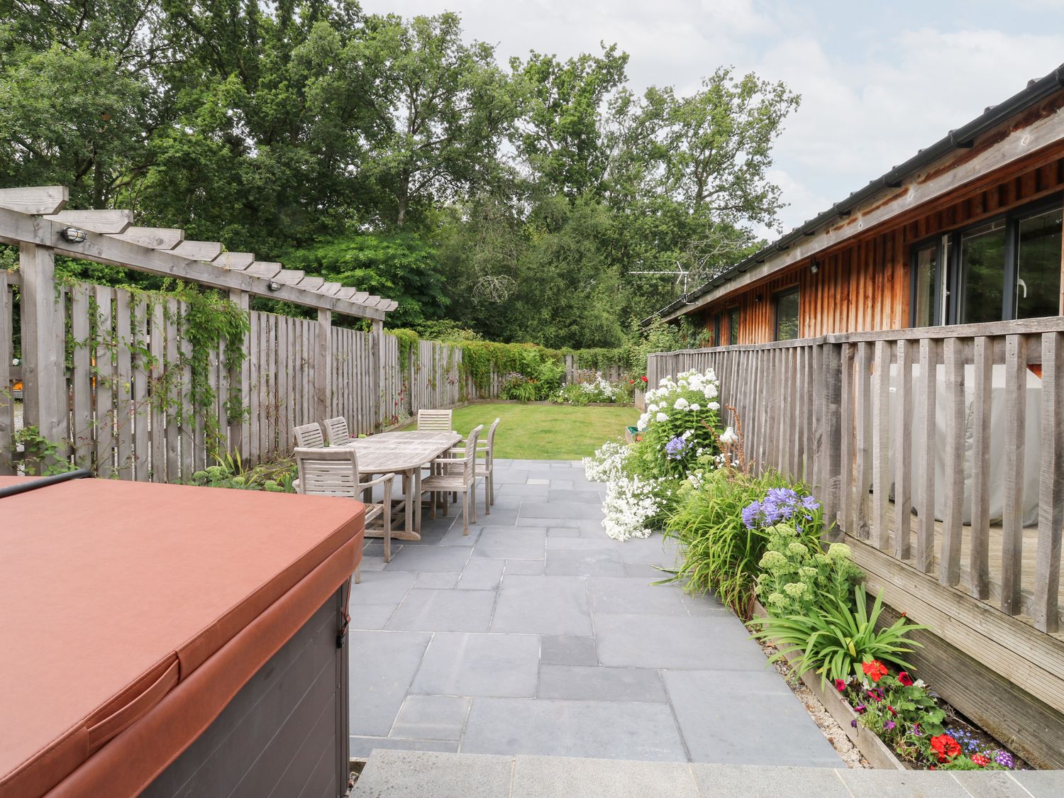 Gloccamaura, Bovey Tracey