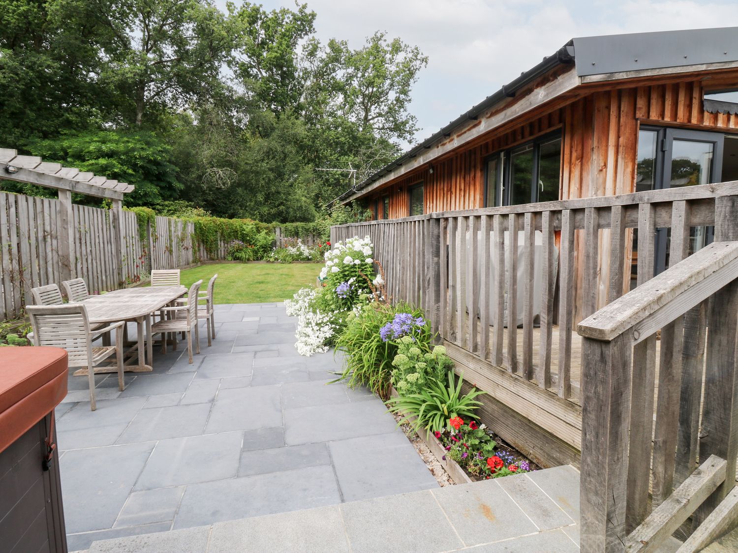 Gloccamaura, Bovey Tracey
