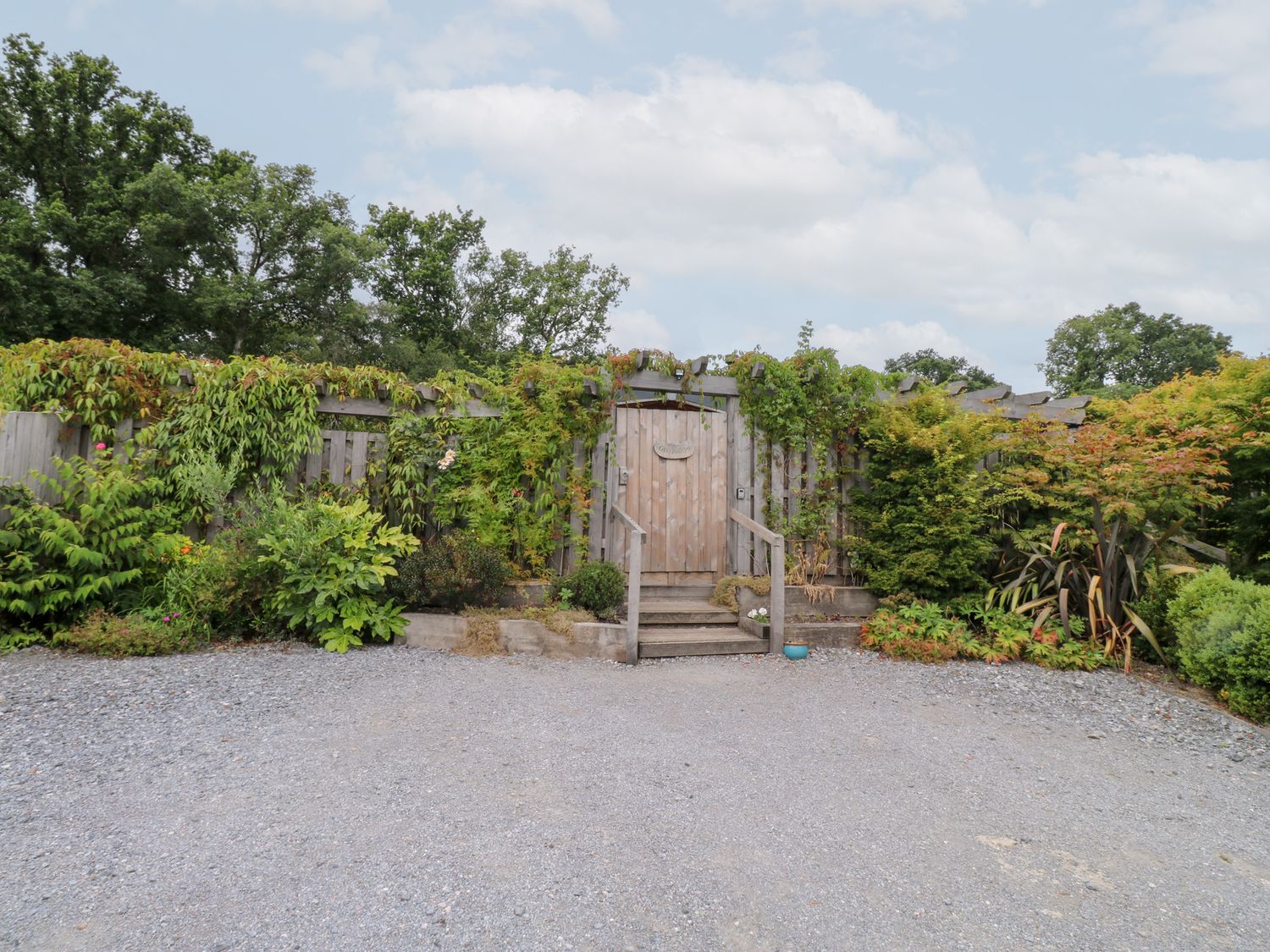 Gloccamaura, Bovey Tracey