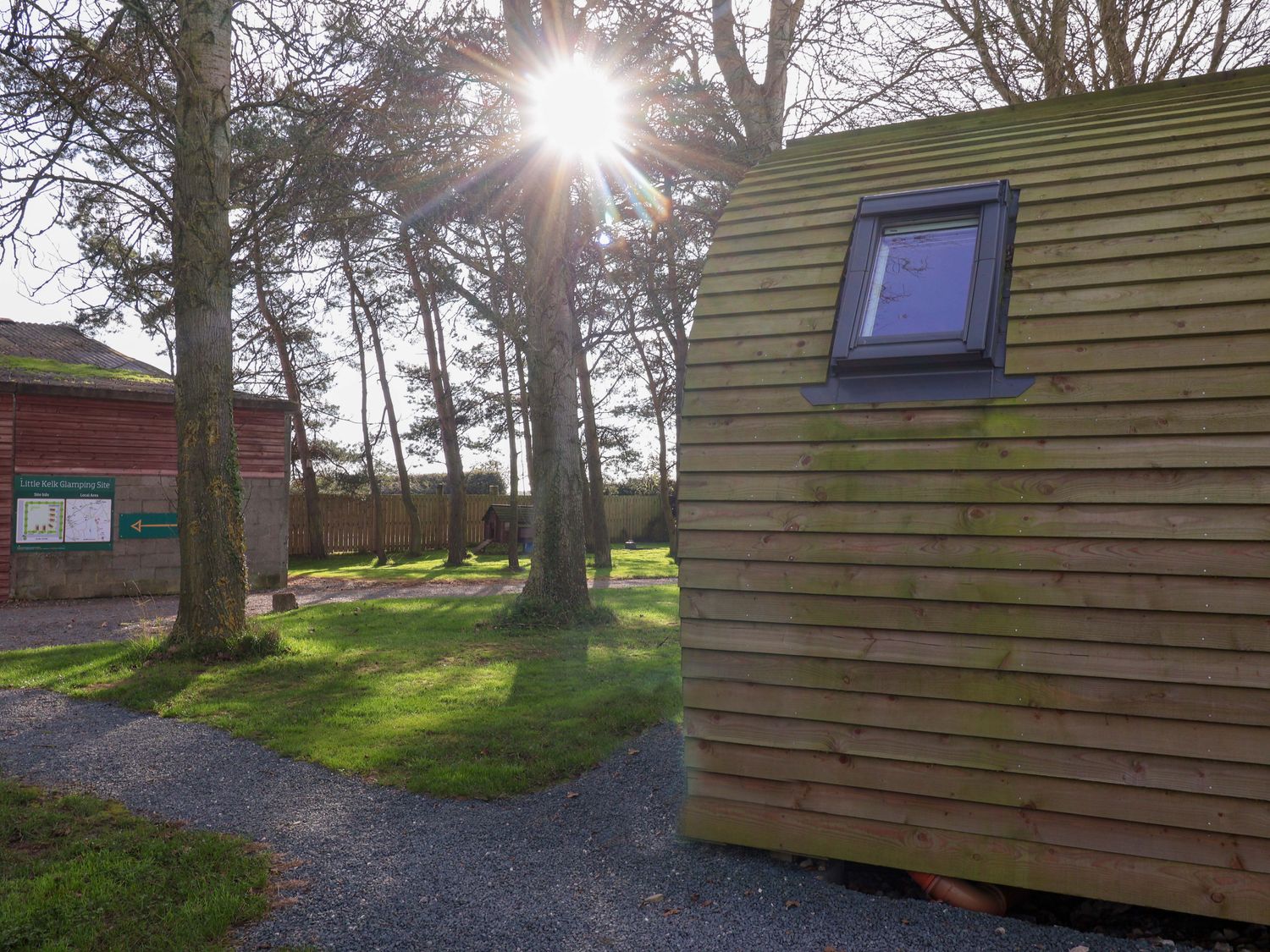 Covey near Bridlington, Yorkshire, dog-friendly, barbecue, romantic, countryside views, studio style