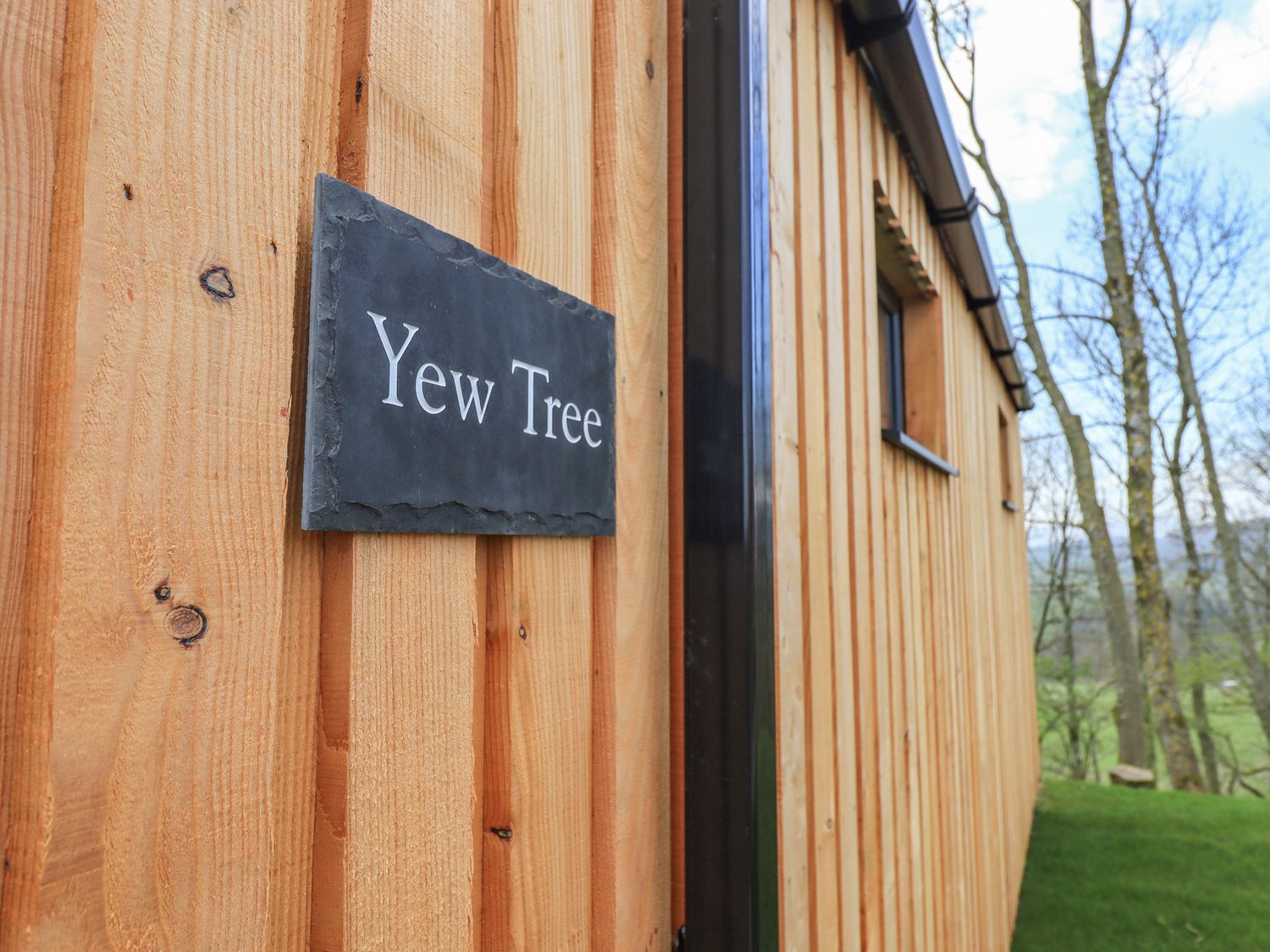 Yew Tree Cabin in Ullswater, Cumbria. In a National Park, hot tub, romantic, countryside views, pet.