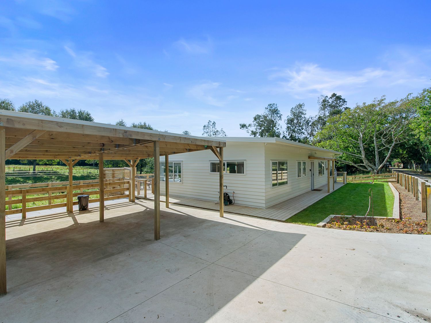The Whitehouse - Lepperton Holiday Home                     photo 29