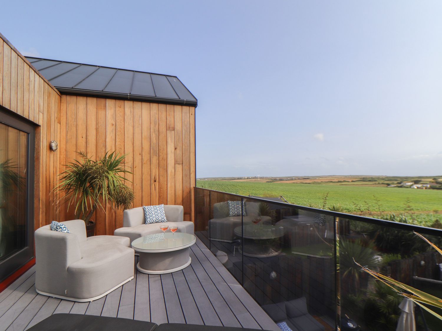 Sea Eden, Sennen, Cornwall. Smart TV. Bespoke interiors. Hot tub. Incredible countryside views, 3bed