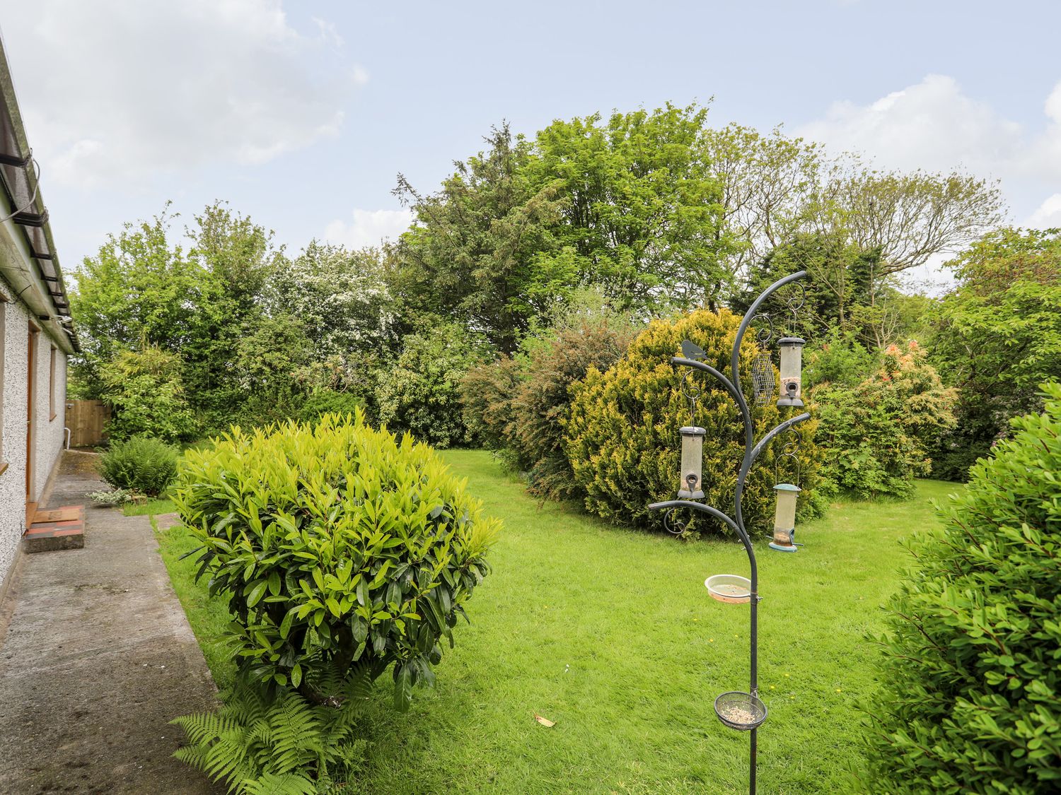 Ger Y Llan, Bodffordd near Llangefni, Anglesey, single-storey, off-road parking, near National Park 