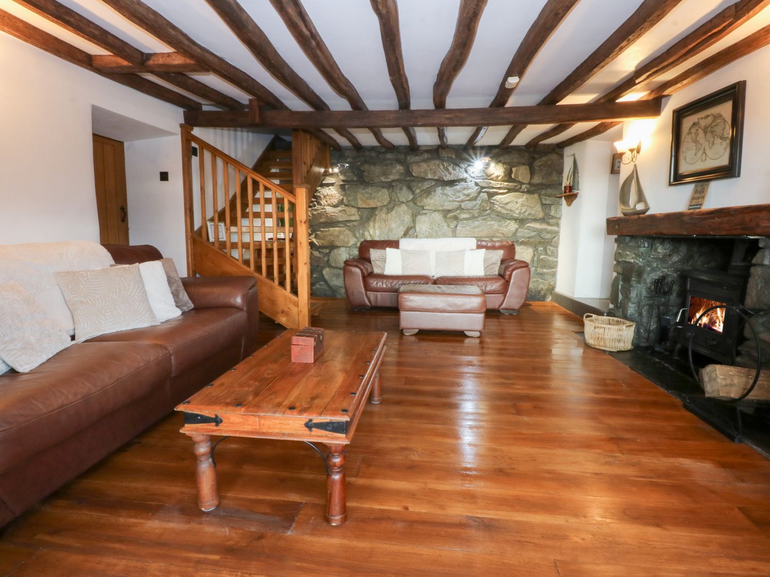 Ty'n-Y-Ffynnon Cottage, Barmouth, elevated position, sea views, beach nearby,  set over four floors.