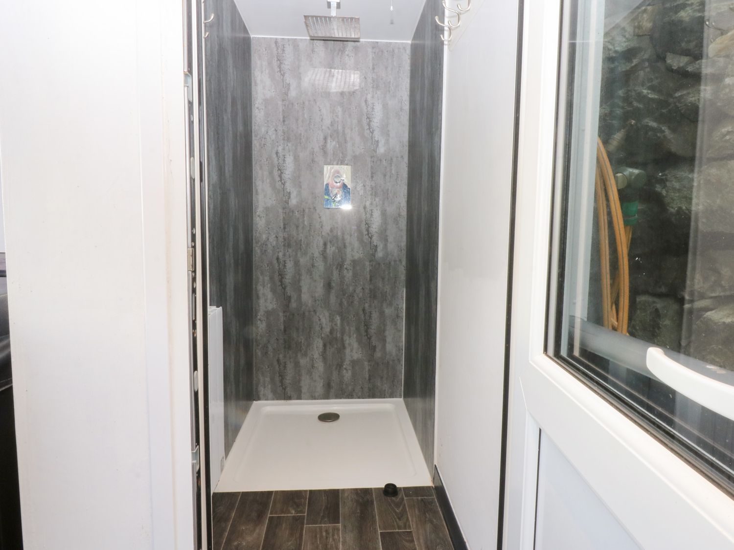 Ty'n-Y-Ffynnon Cottage, Barmouth, elevated position, sea views, beach nearby,  set over four floors.