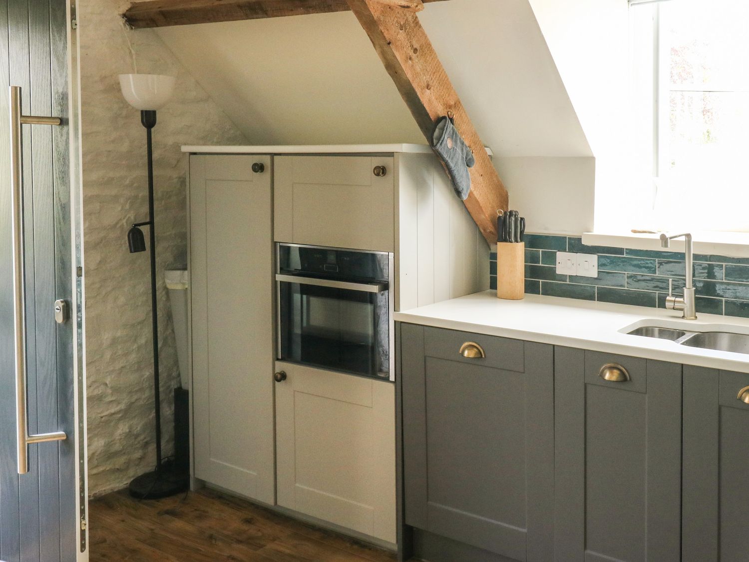 The Loft, Brixton, Devon, Near Dartmoor National Park, Open-Plan, Swimming Pool, Barbecue, Outhouse.