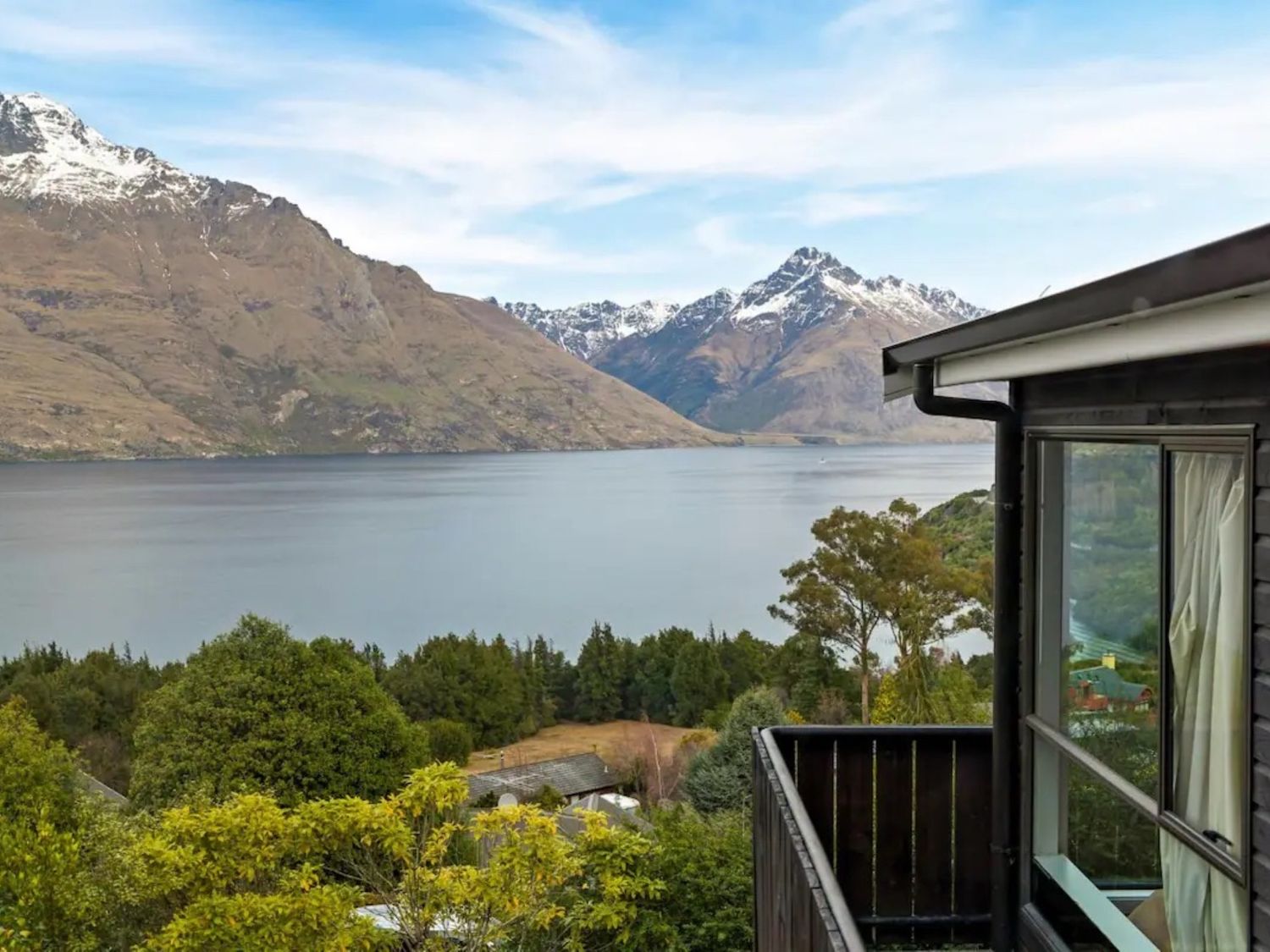 The Alpine - Queenstown Holiday Home                     photo 2