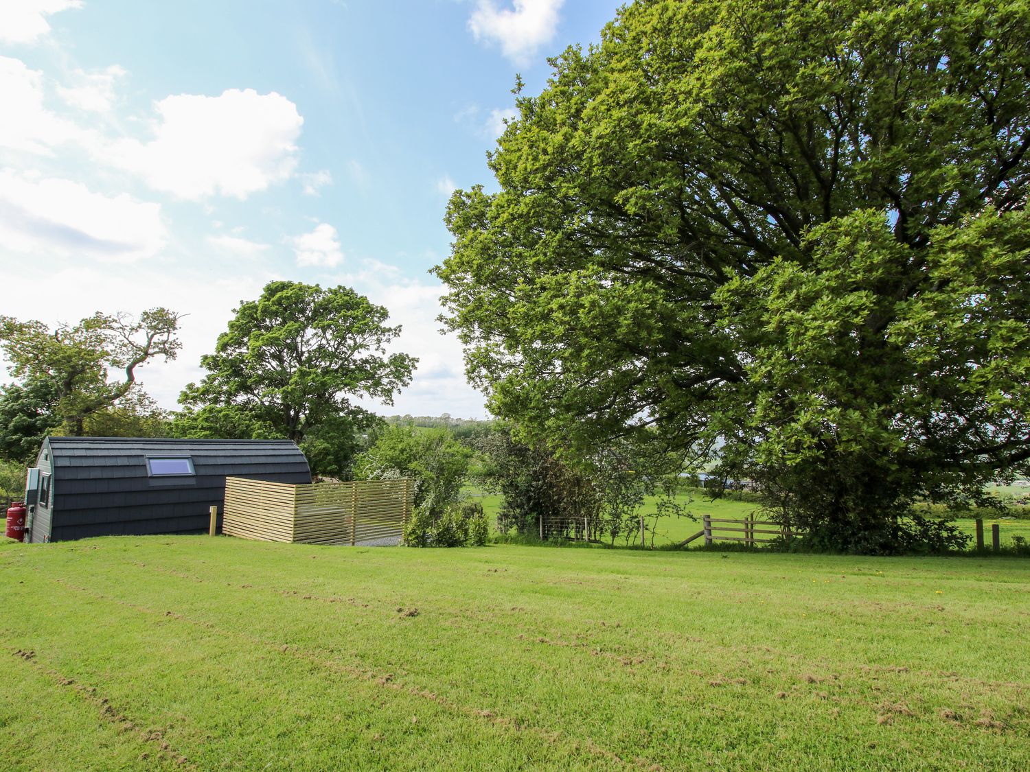Deri Pod in Guilsfield, Powys, romantic, countryside views, adults-only, stylish, open-plan living,.