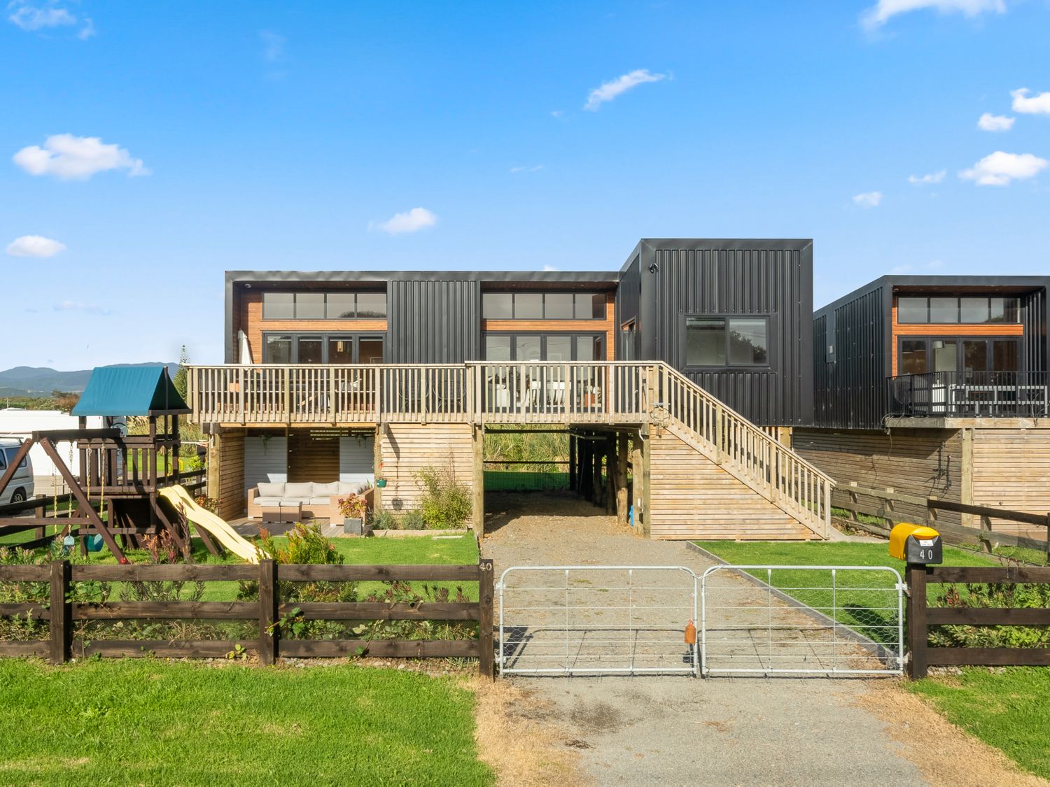 Beachside Sanctuary – Otaki Beach Holiday Home                     photo 2
