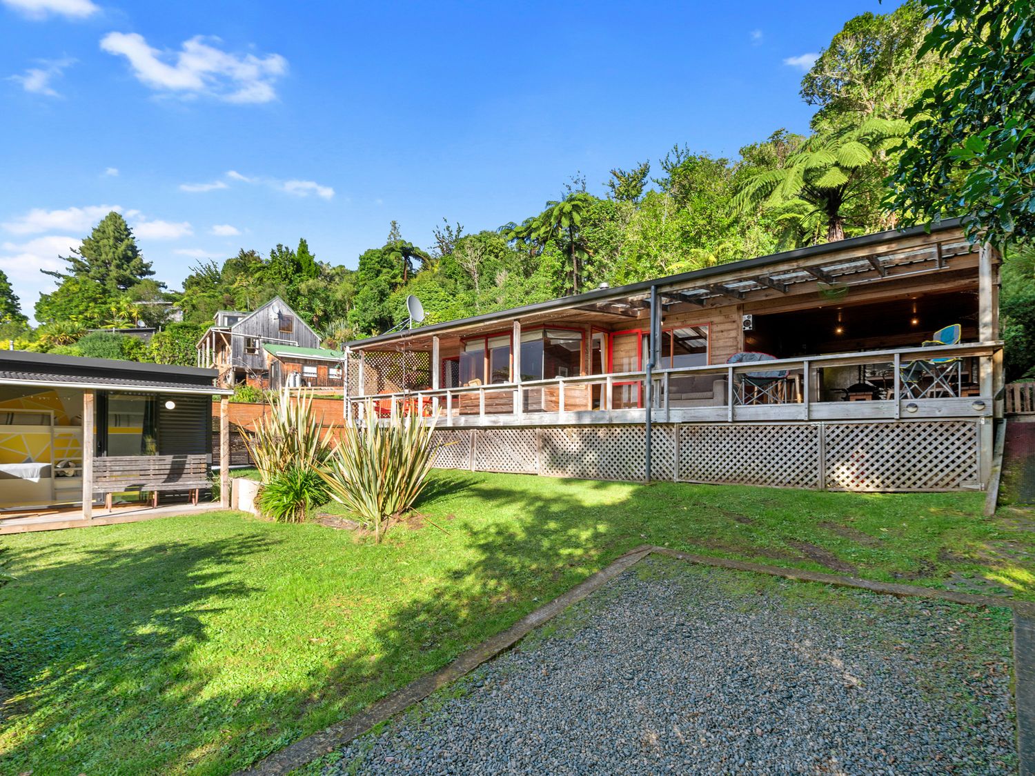 Lakeside Lookout - Lake Tarawera Holiday Home                     photo 29