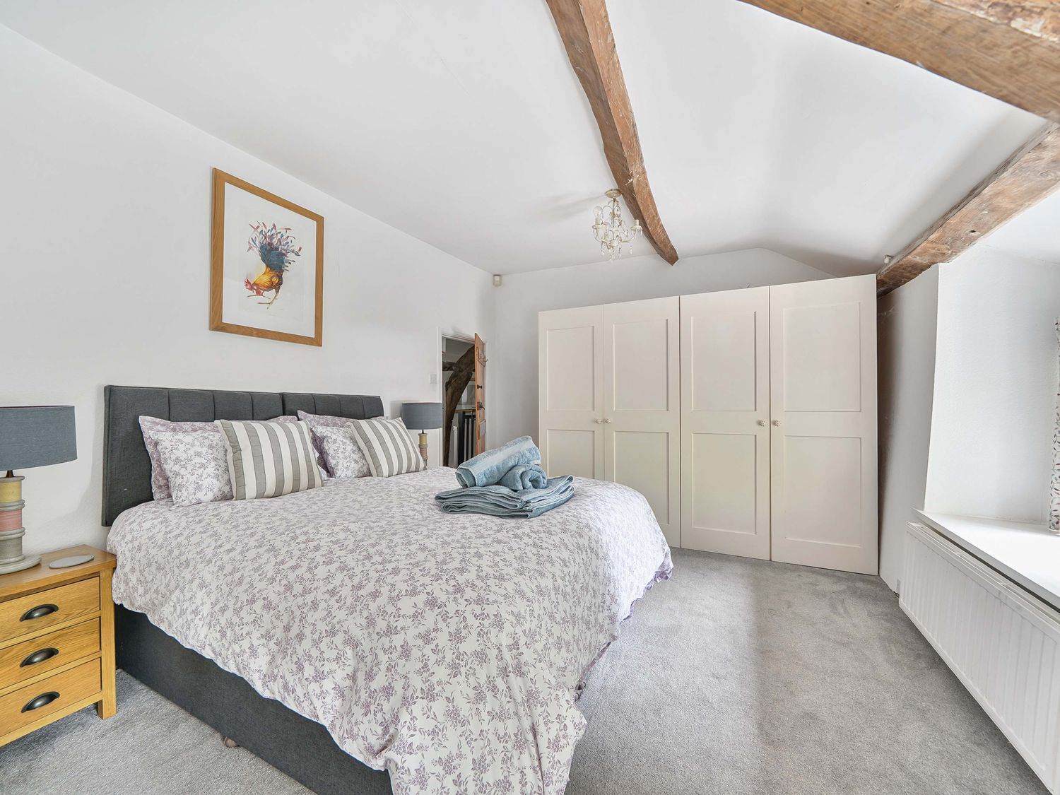 2 Pigsfoot Cottages, Ash Thomas near Halberton, Devon. Hot tub. Off-road parking. Pet-friendly. WiFi