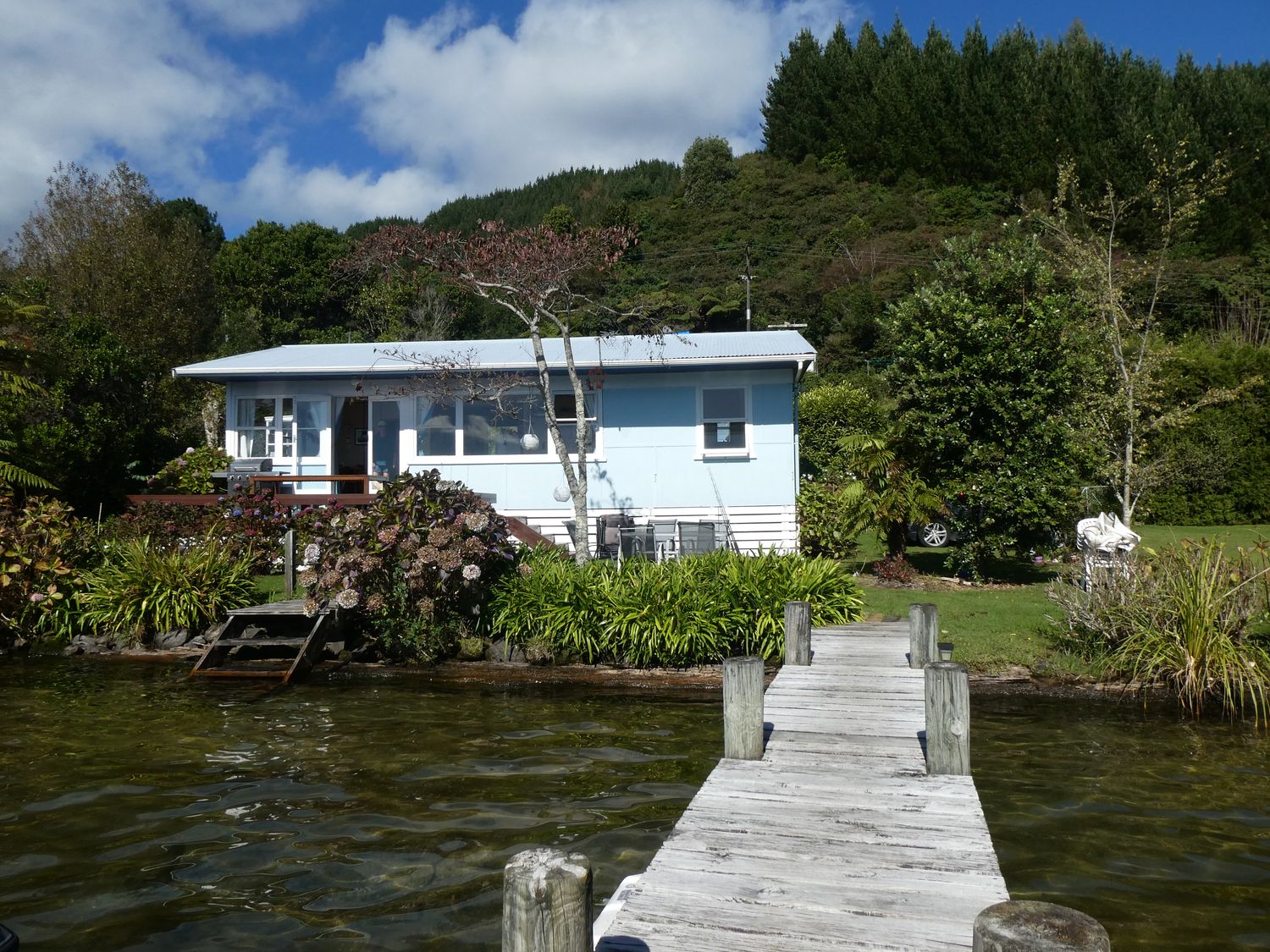 The Blue Bach - Lake Rotoiti Holiday Home                     photo 18