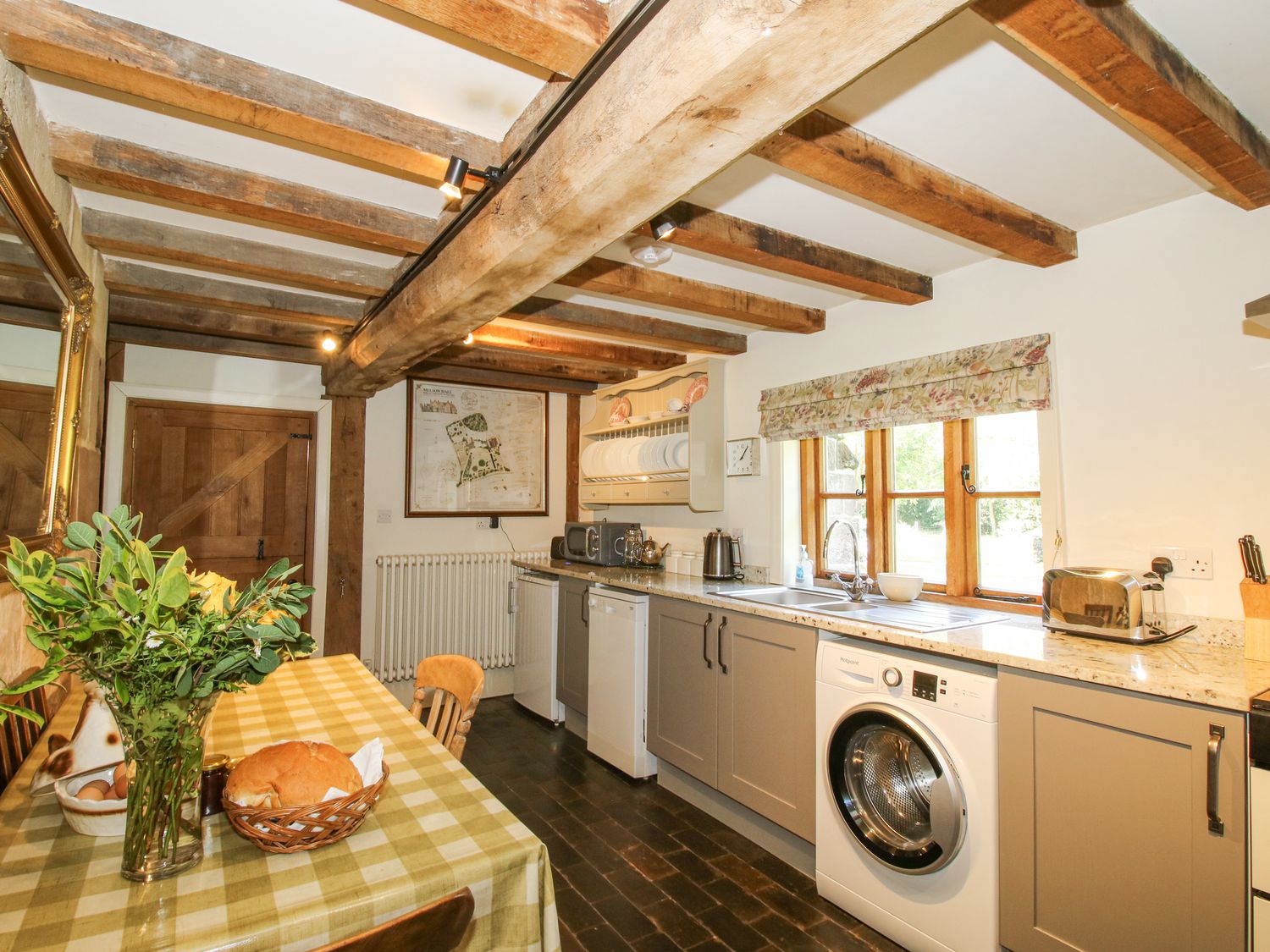 Courtyard Cottage, Heart of England