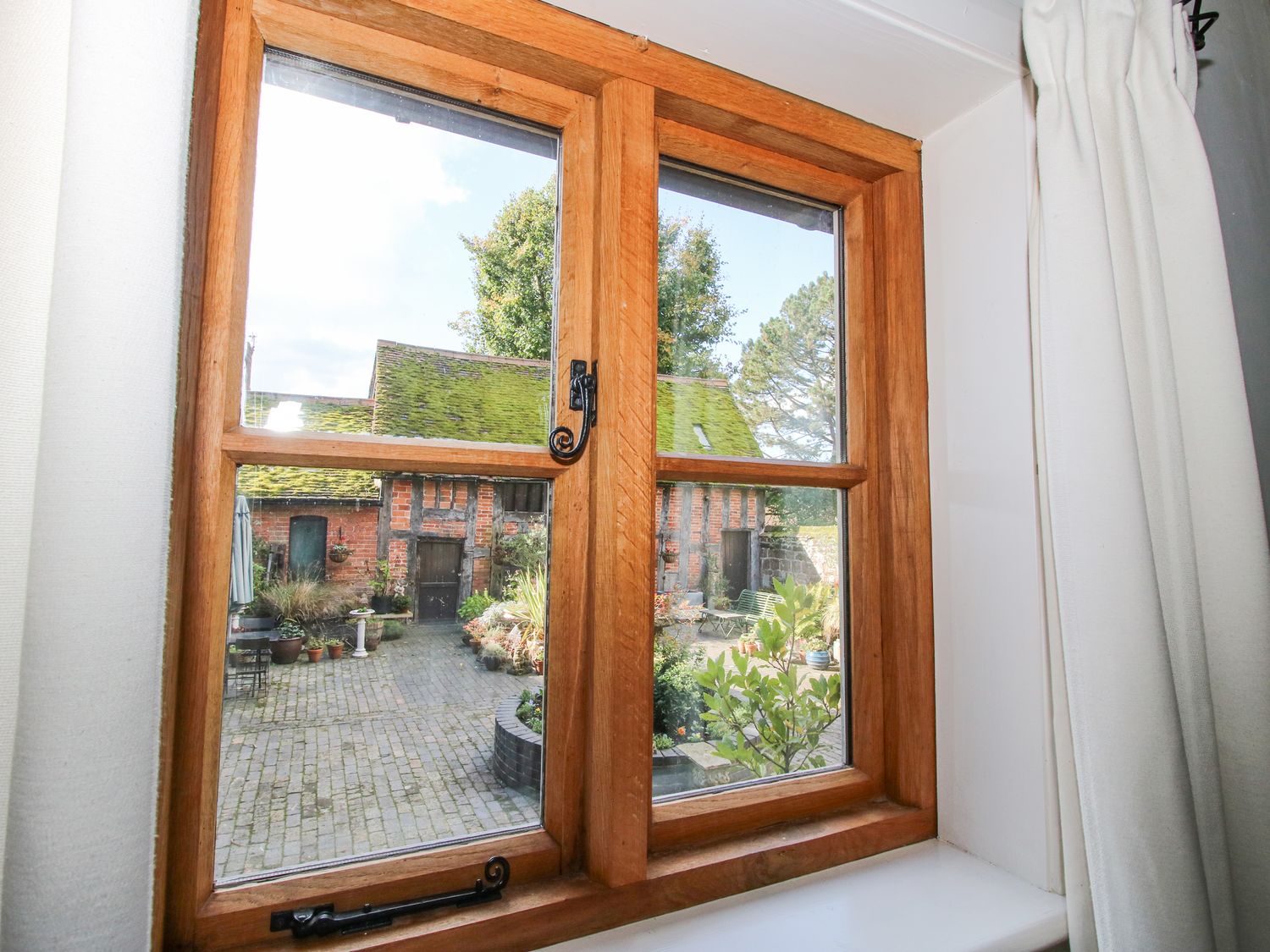 Courtyard Cottage, Heart of England