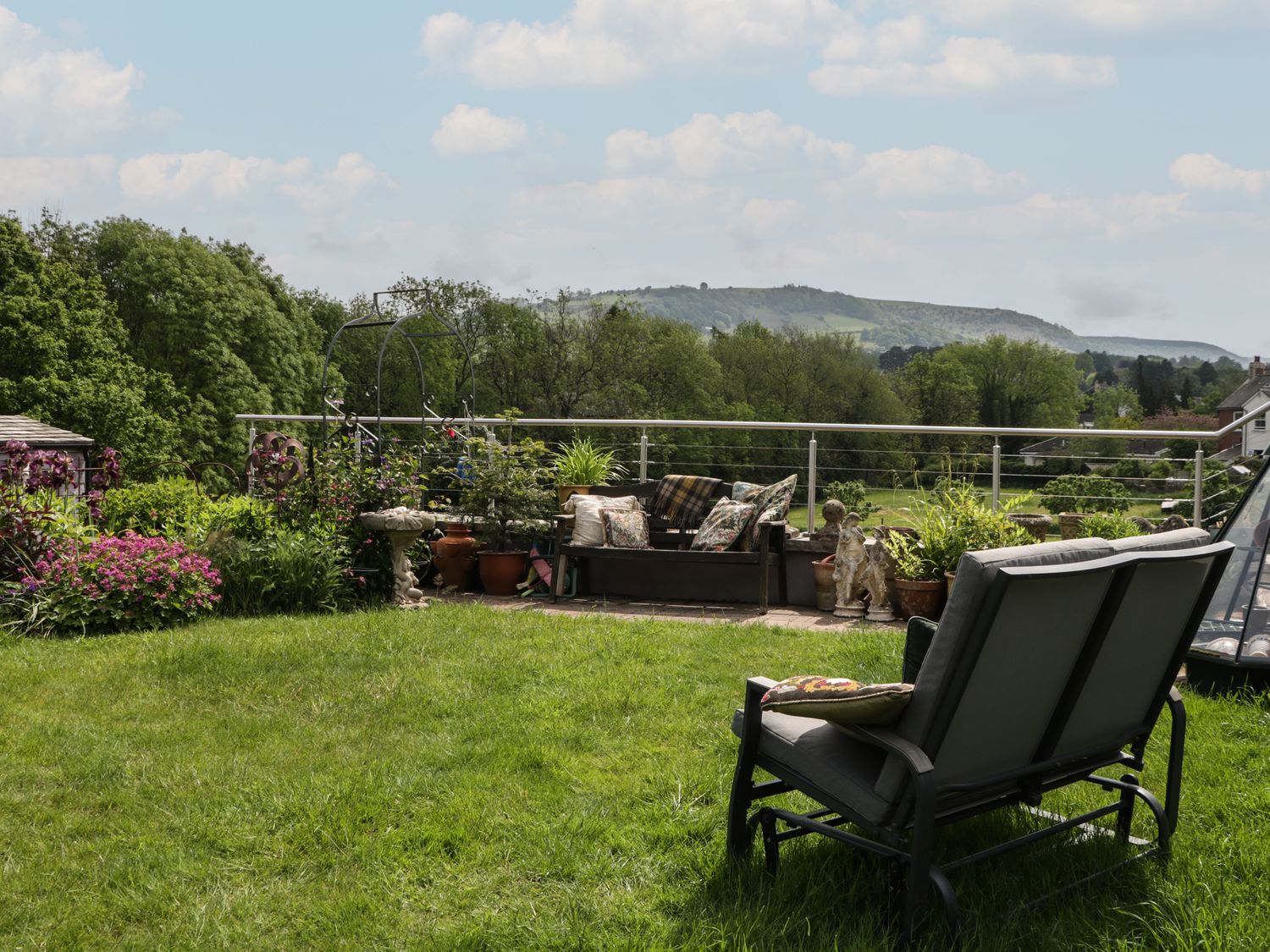 Horders Cottage, Hay-On-Wye, Hereford. Near shop, pub, and river. In a National Park. Character. TV.