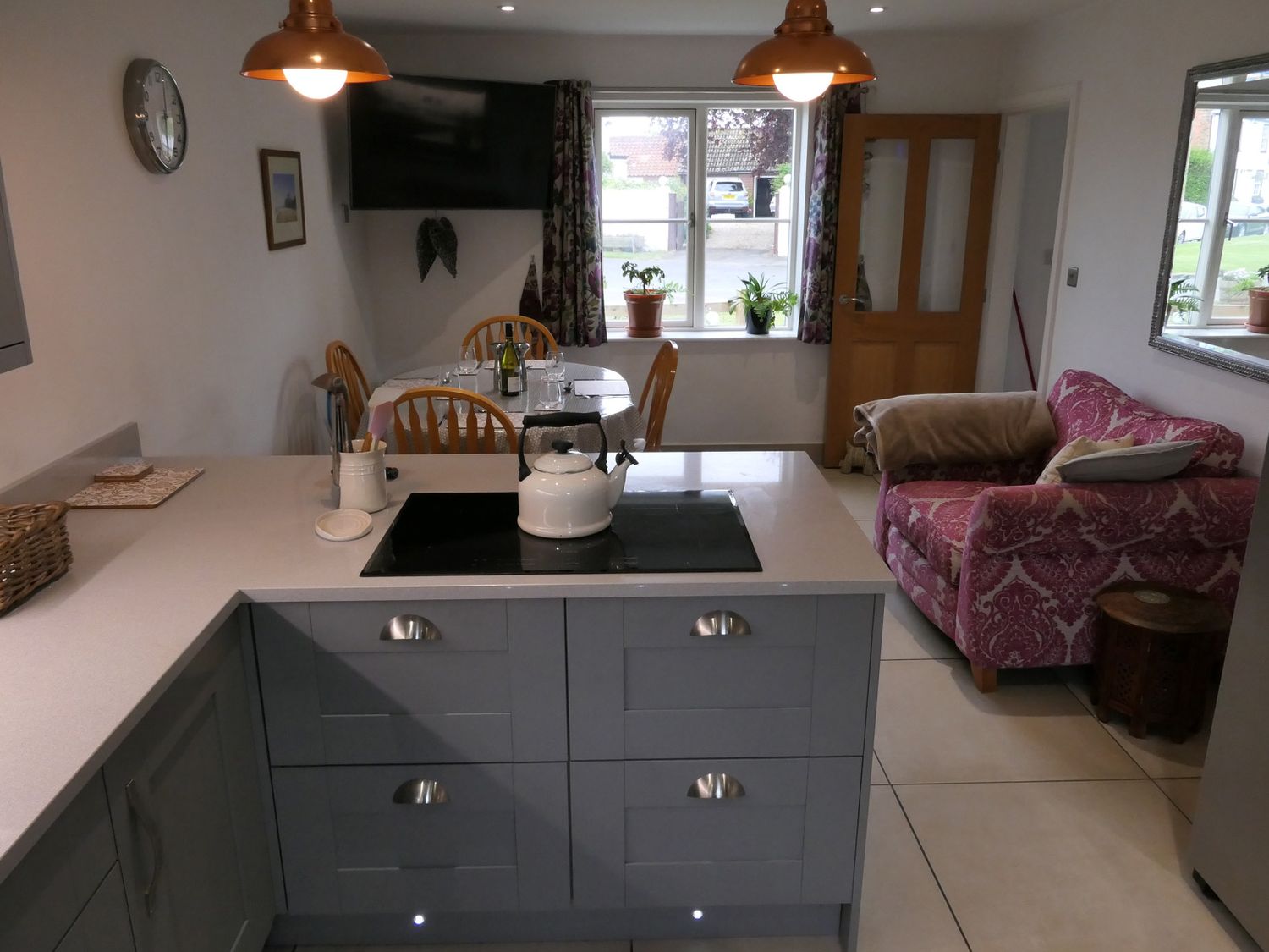 Cherry Tree Cottage, Atwick near Hornsea, East Riding of Yorkshire. Near a National Park. WiFi. Dogs