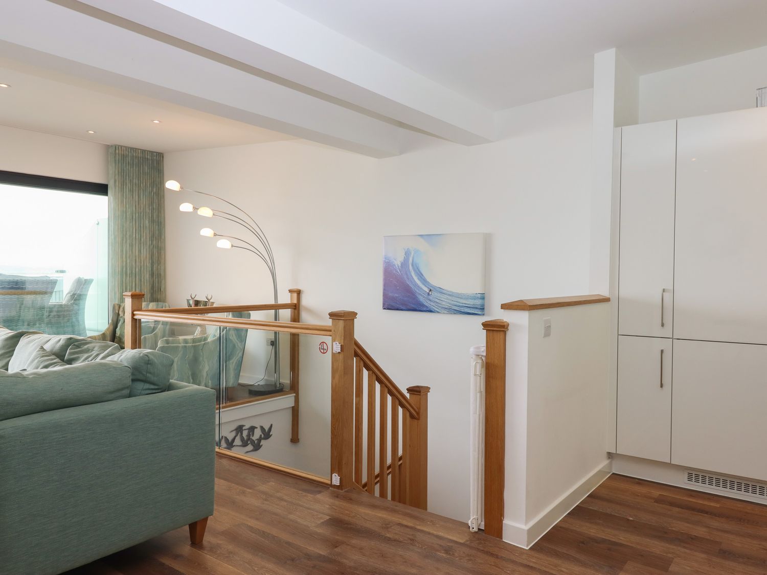 Sunset View is in Westward Ho!, Devon. Sea views. Close to amenities and a beach. Dog-friendly. 5bed