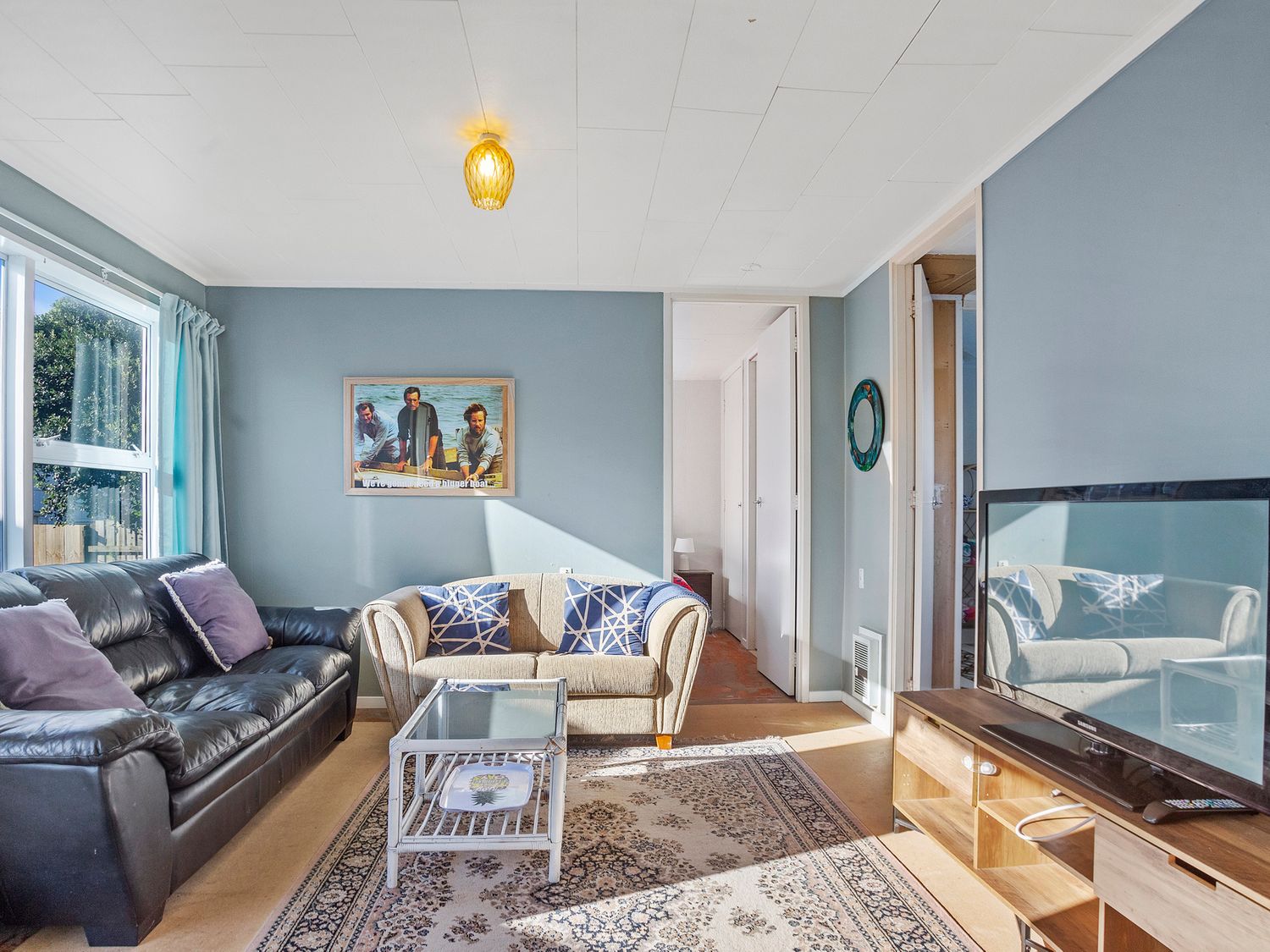 Broadway Delight - Waihi Beach Holiday Home                     photo 2