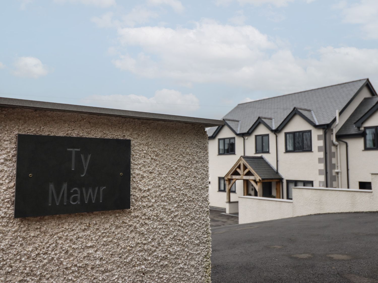 Ty Mawr, Penrhyndeudraeth