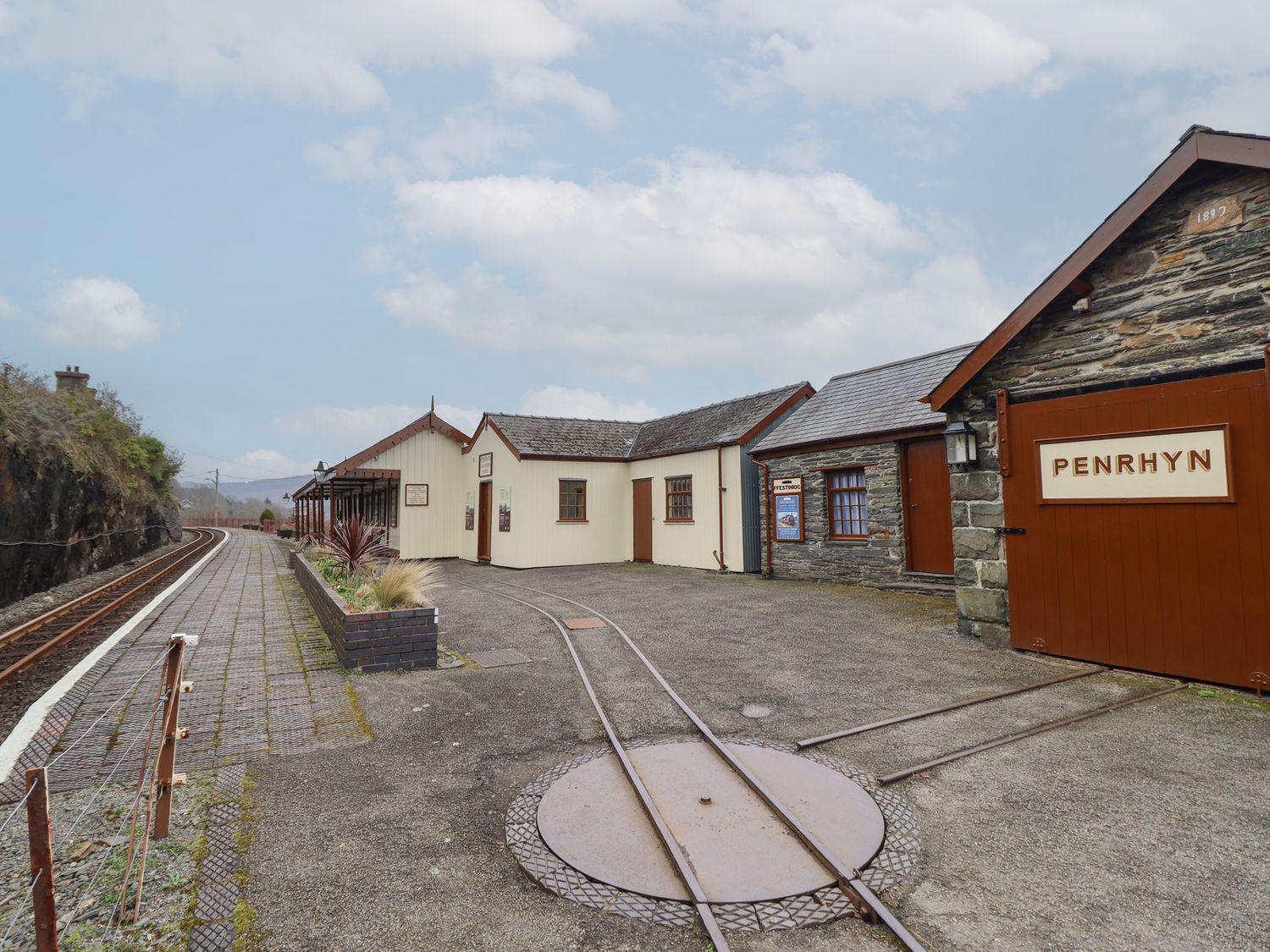 Ty Mawr, Penrhyndeudraeth