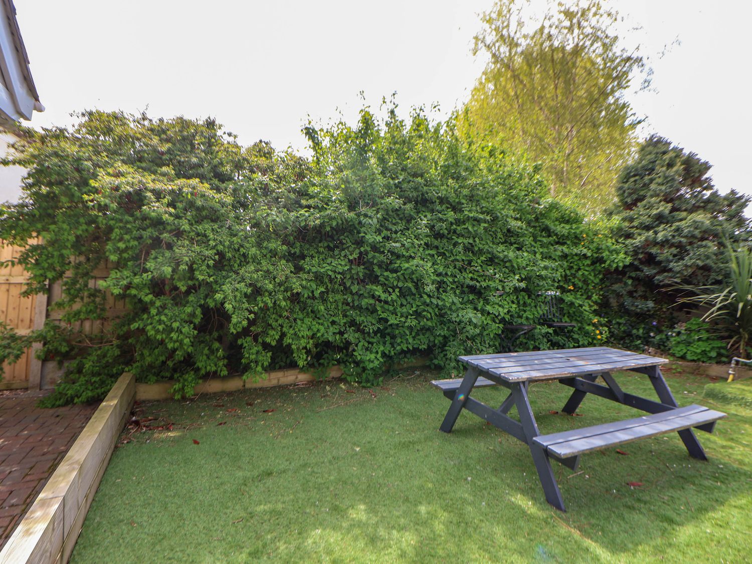 Branwen, Talacre, Flintshire. Hot tub. Close to a beach. Close to amenities. Off-road parking. 4bed.