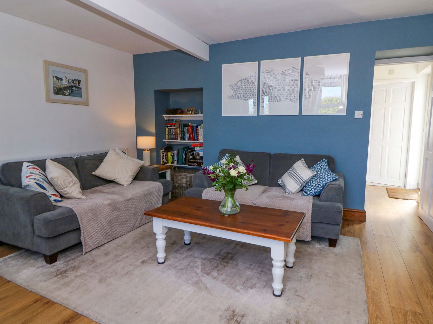 Towyn Hall, New Quay, Sir Ceredigion. Detached. Woodburning stove. Enclosed patio with garden. WiFi.